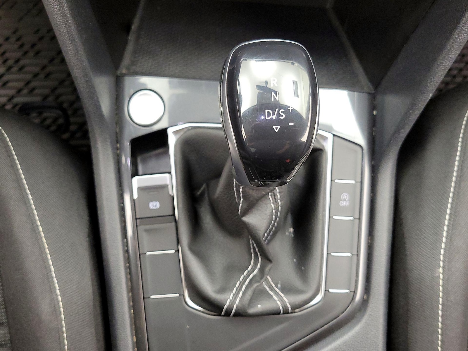 2022 Volkswagen Tiguan S - Photo 18