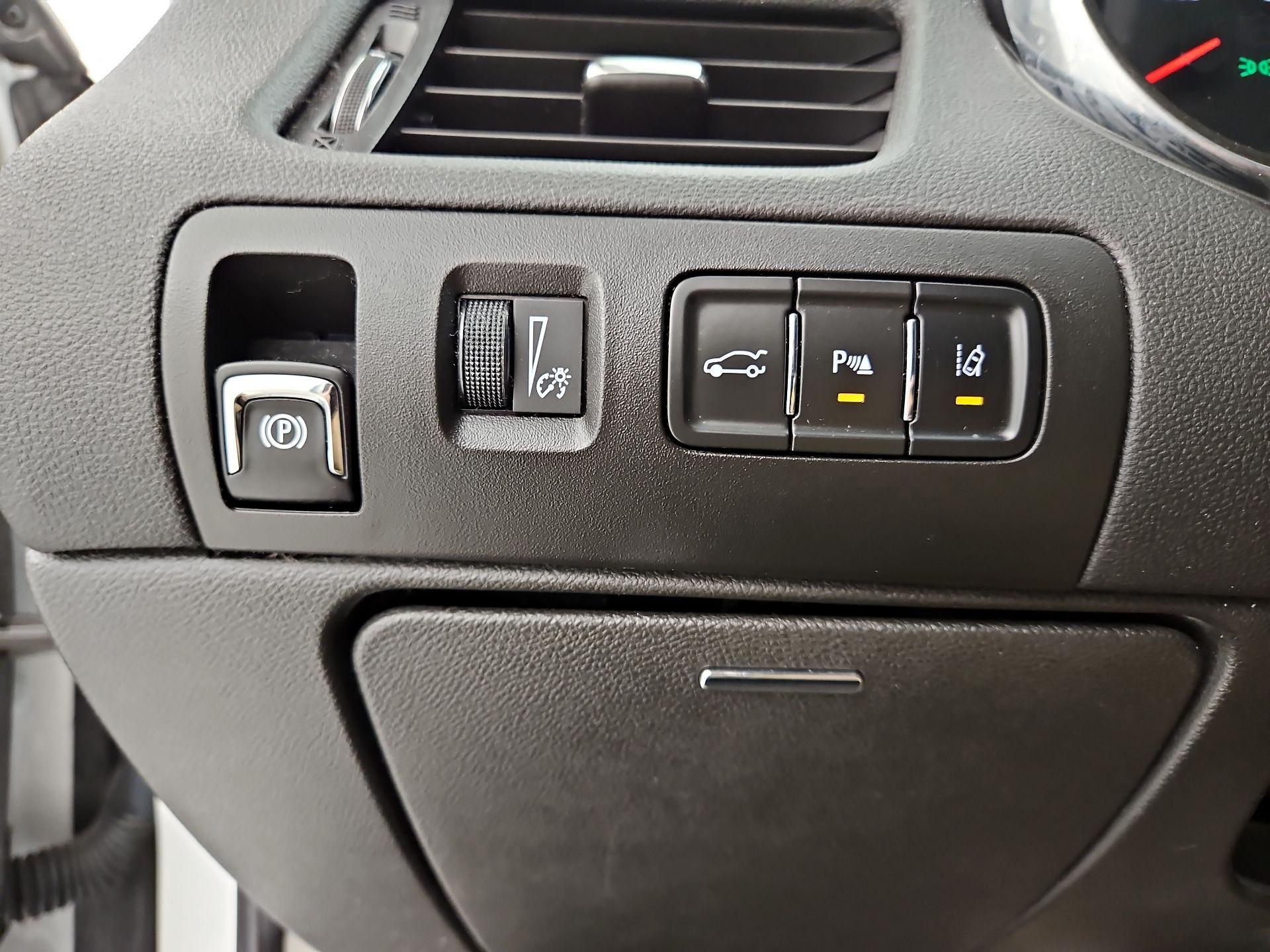 Thumbnail: 2015 Chevrolet Impala - 13