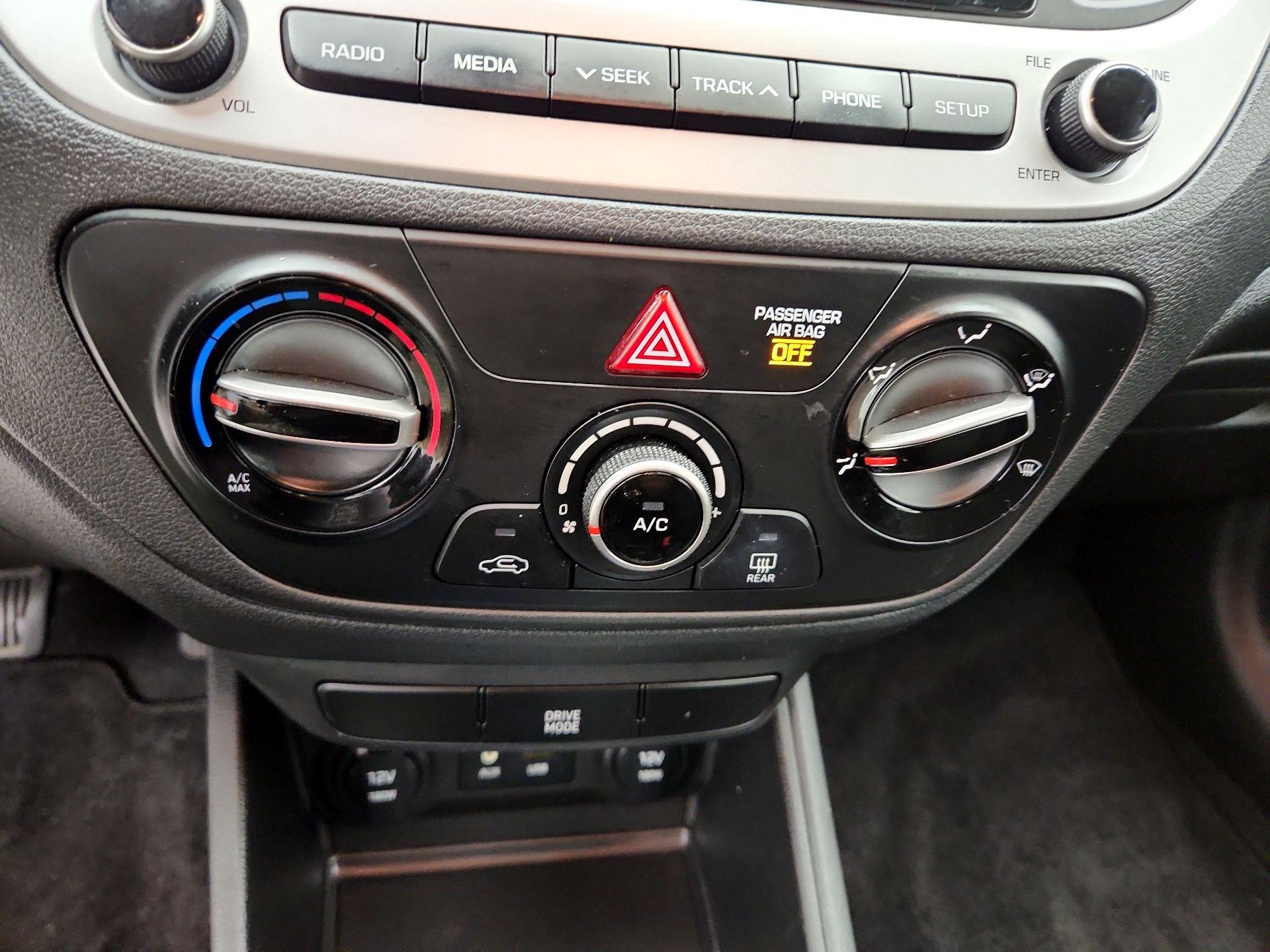 Thumbnail: 2022 Hyundai Accent - 16