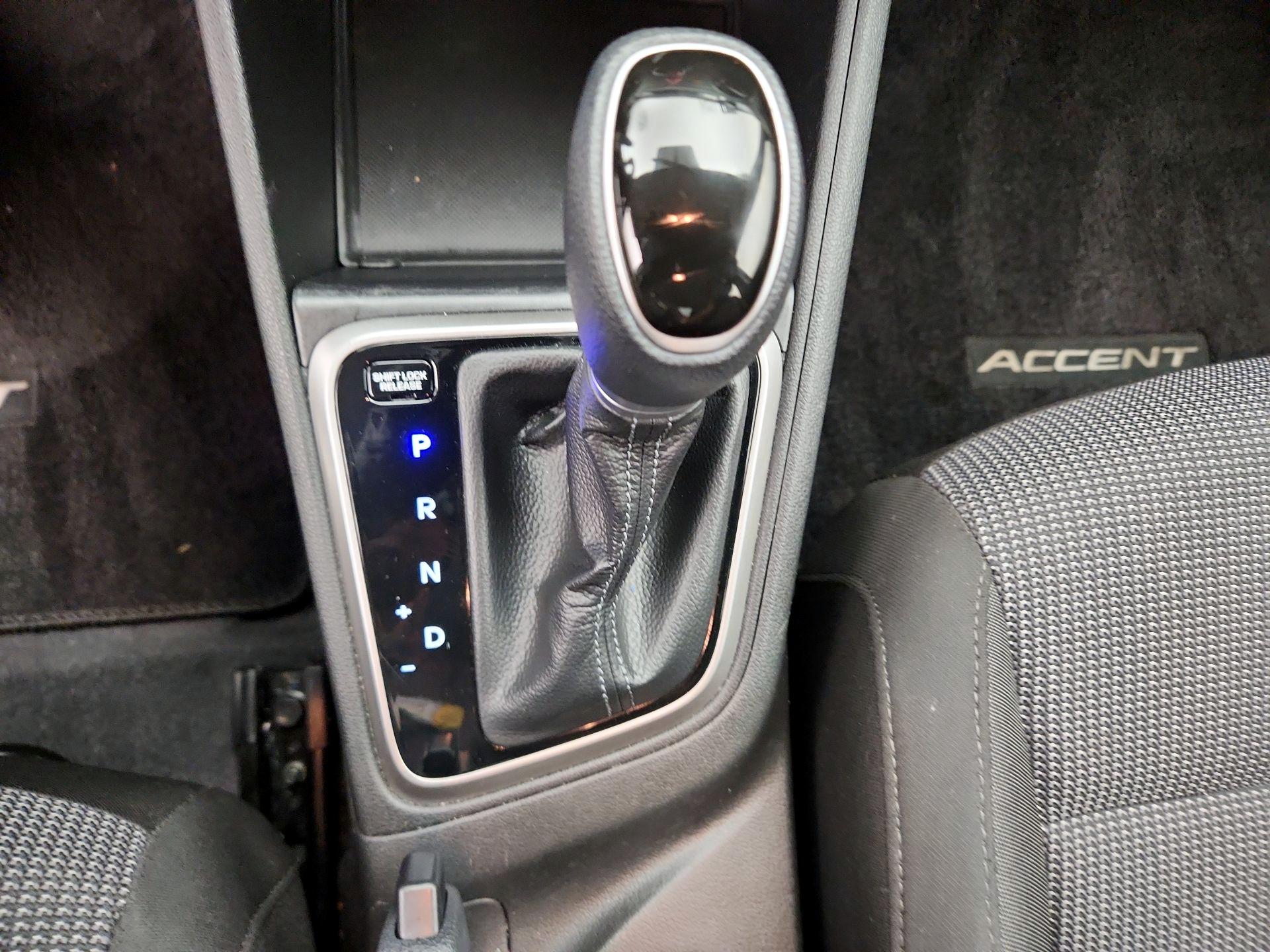 Thumbnail: 2022 Hyundai Accent - 17