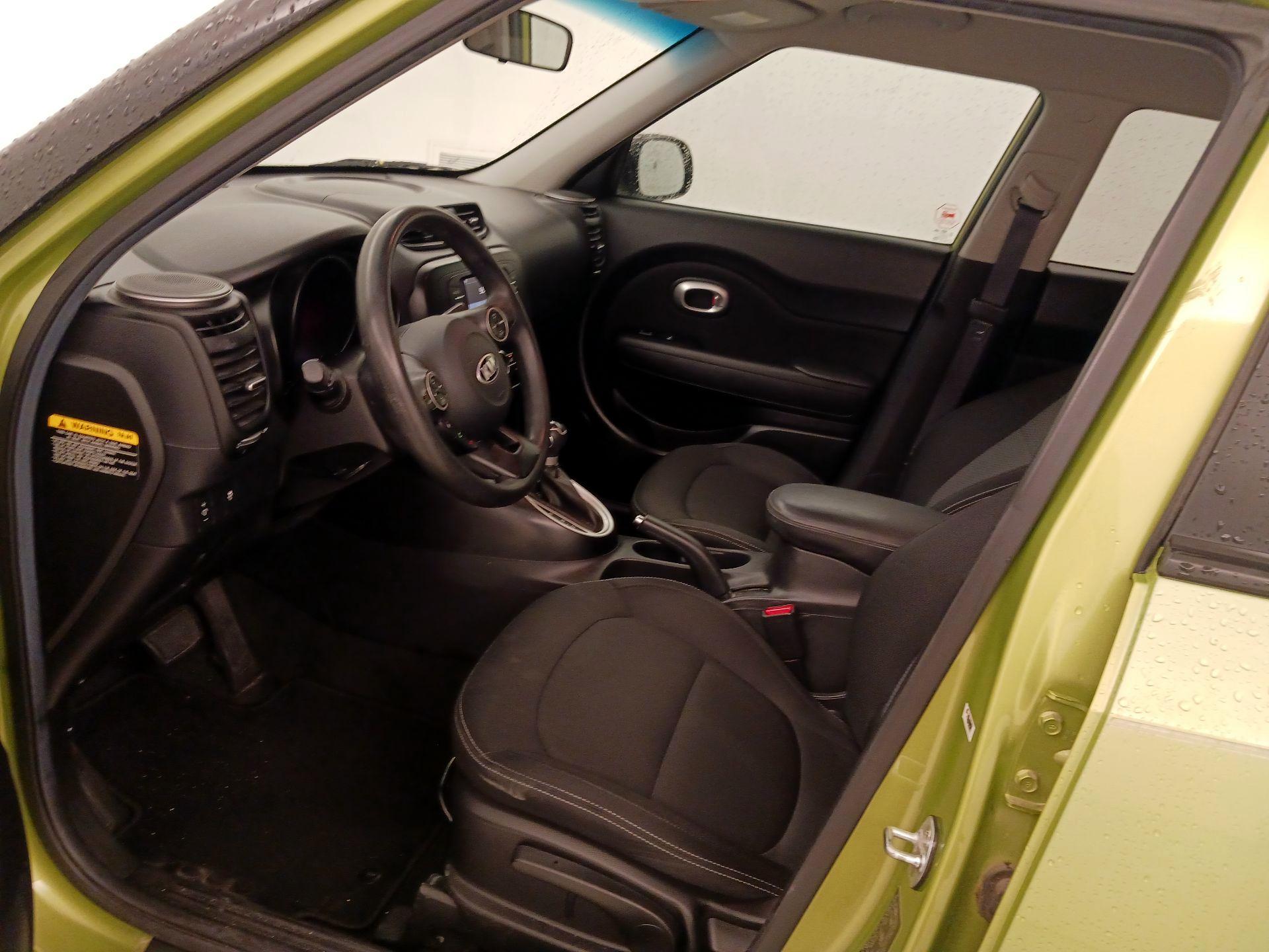 Thumbnail: 2017 Kia Soul - 11