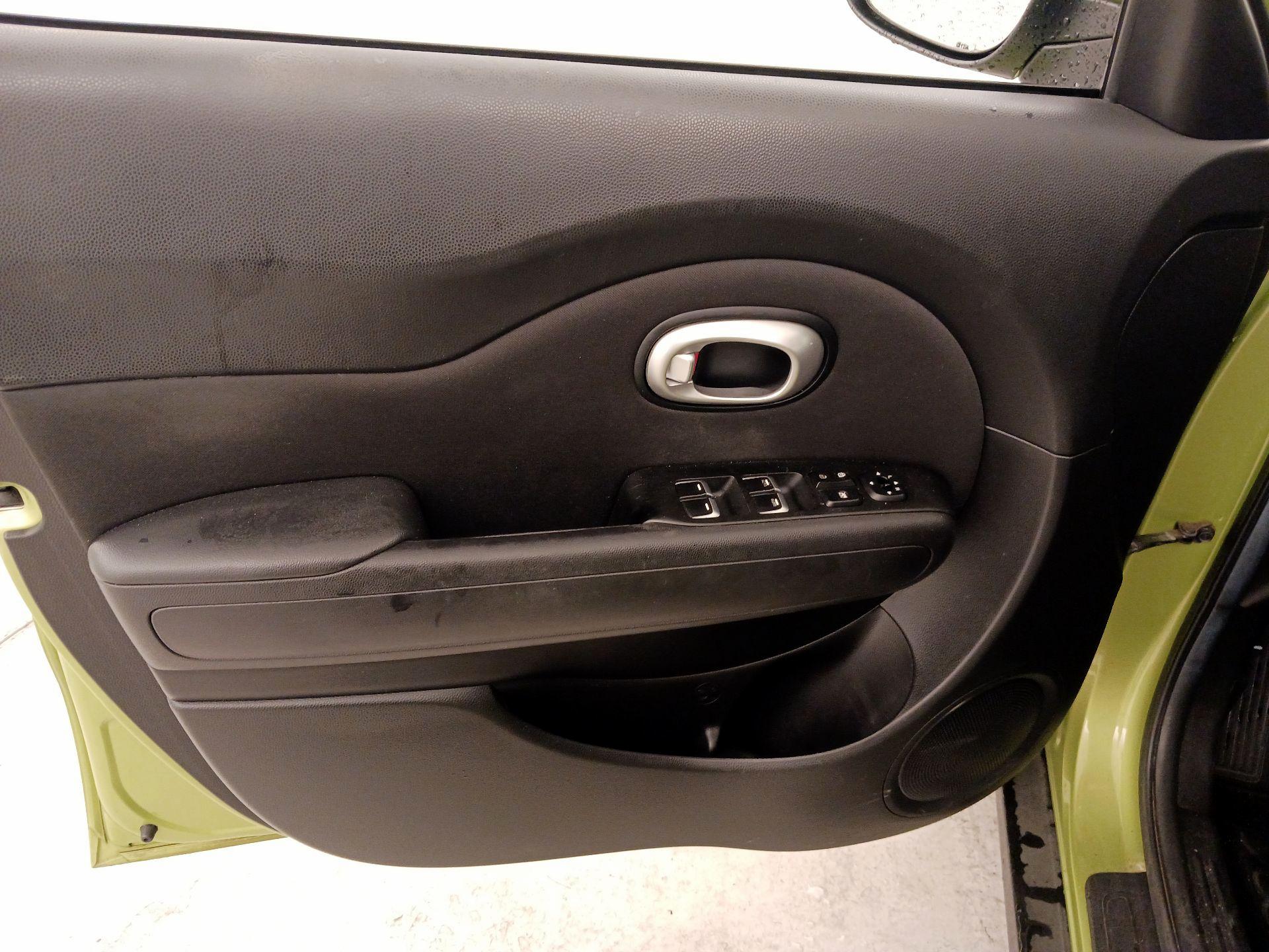 Thumbnail: 2017 Kia Soul - 12