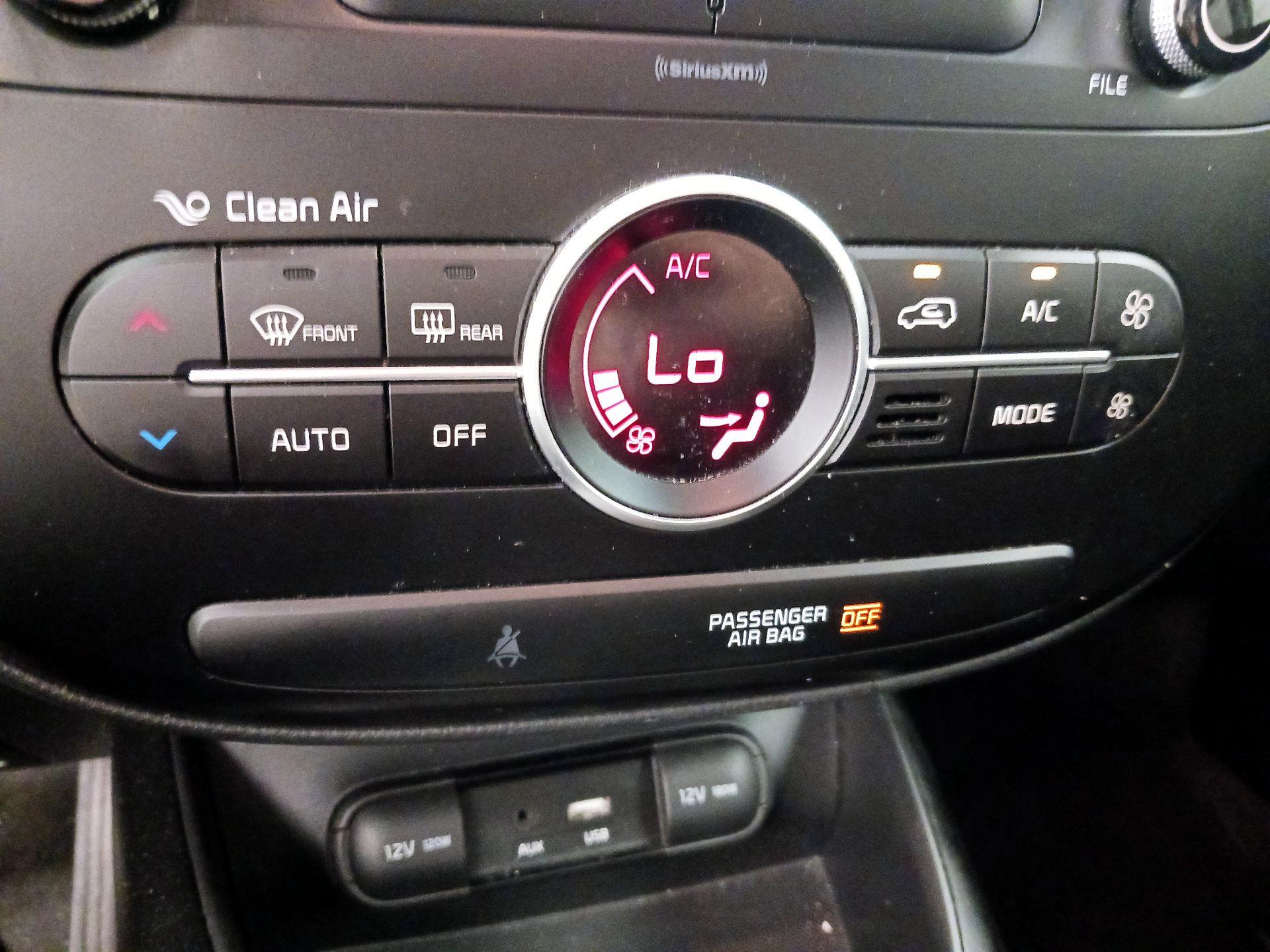 Thumbnail: 2017 Kia Soul - 16
