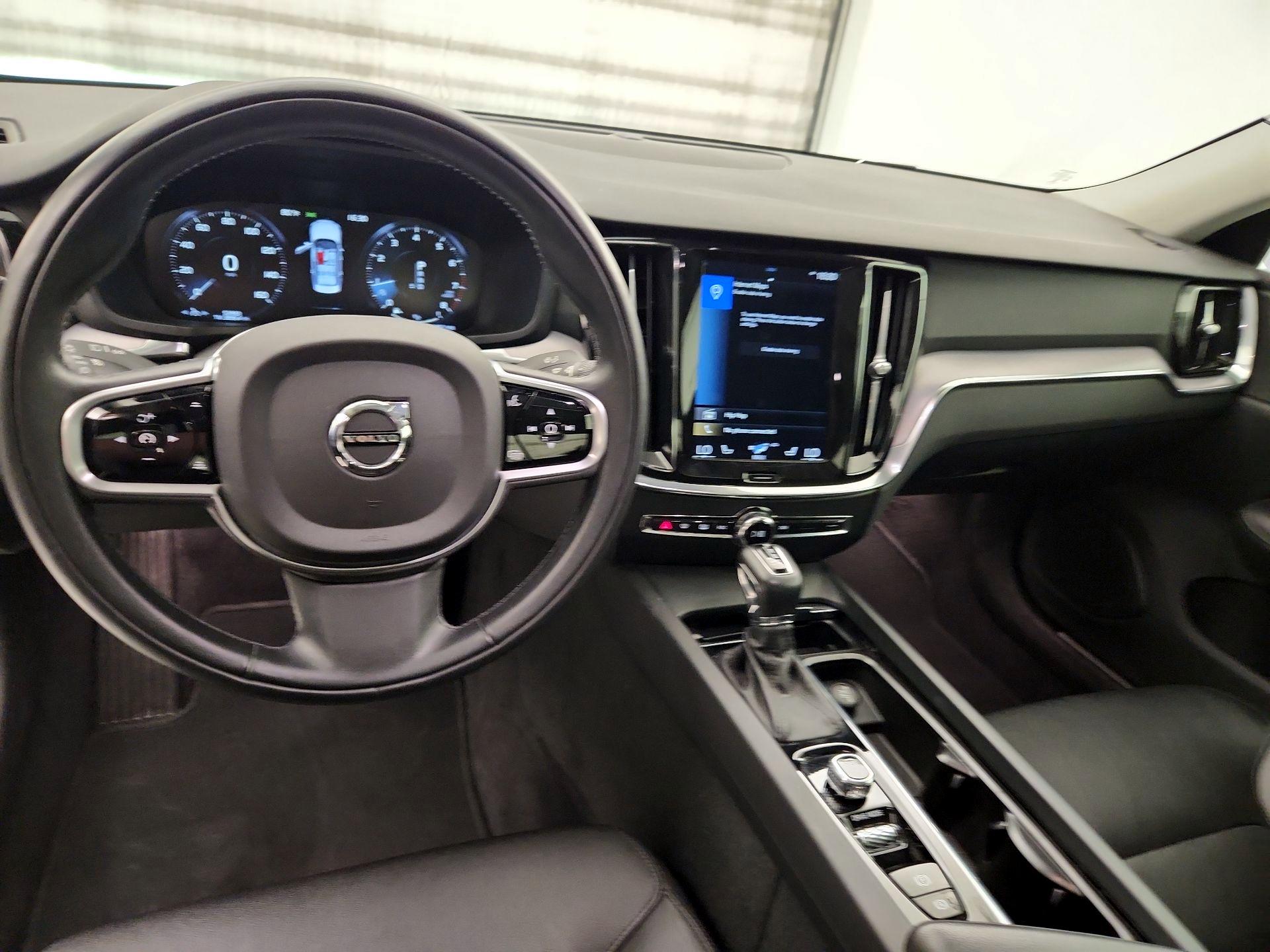 Thumbnail: 2020 Volvo S60 - 9