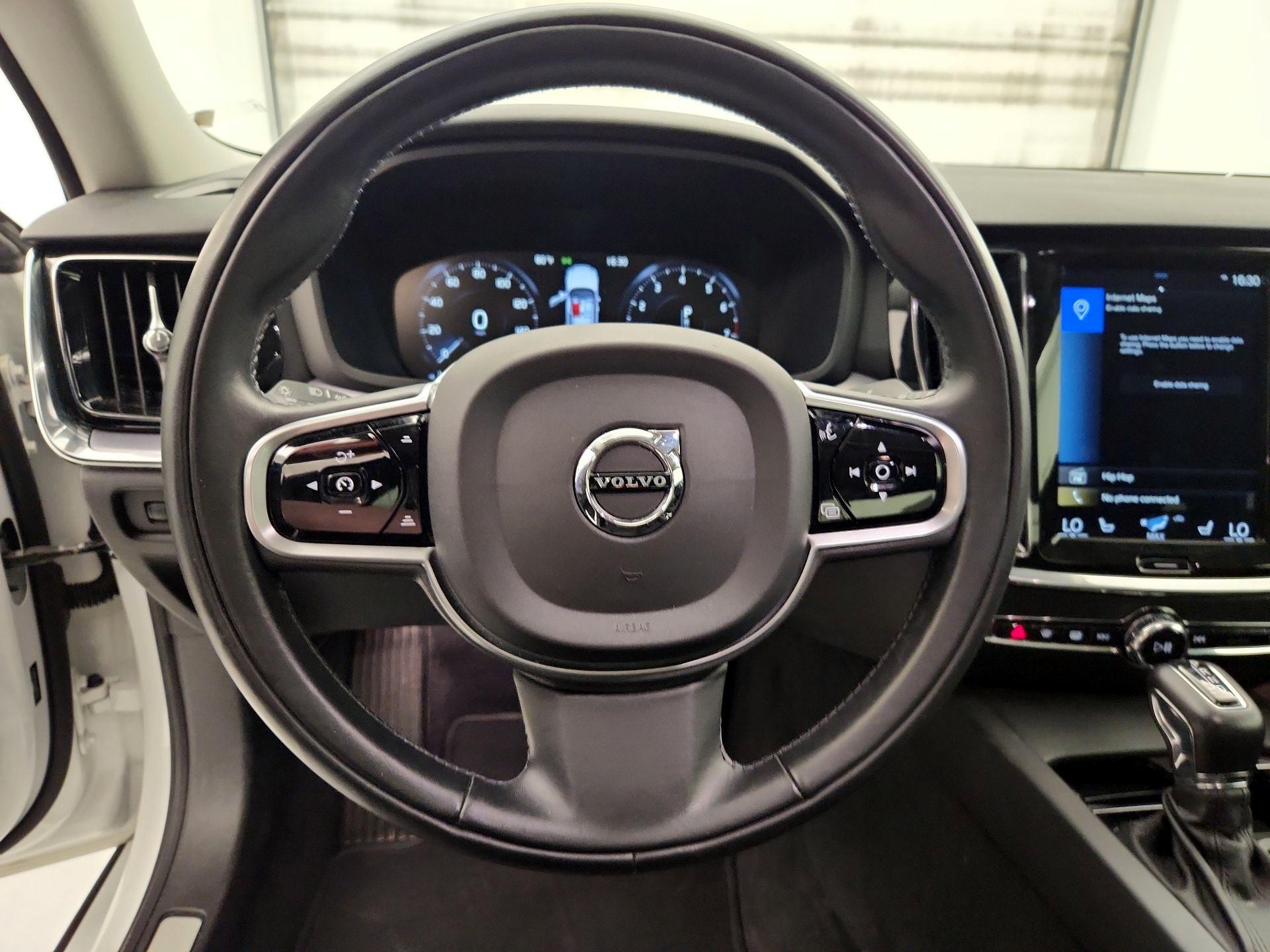 Thumbnail: 2020 Volvo S60 - 10
