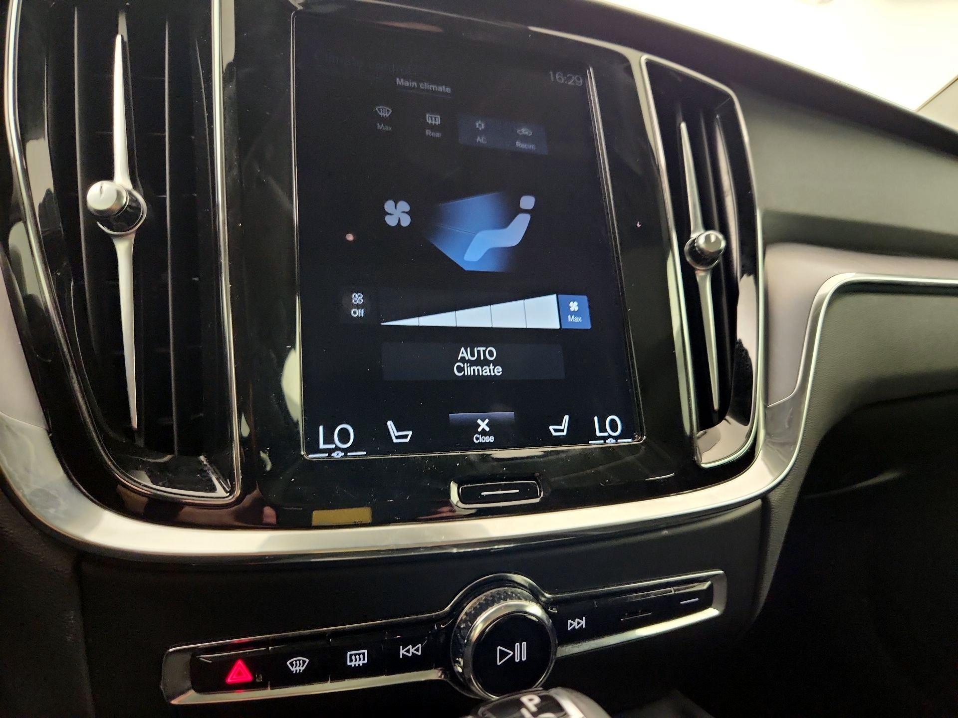 Thumbnail: 2020 Volvo S60 - 16