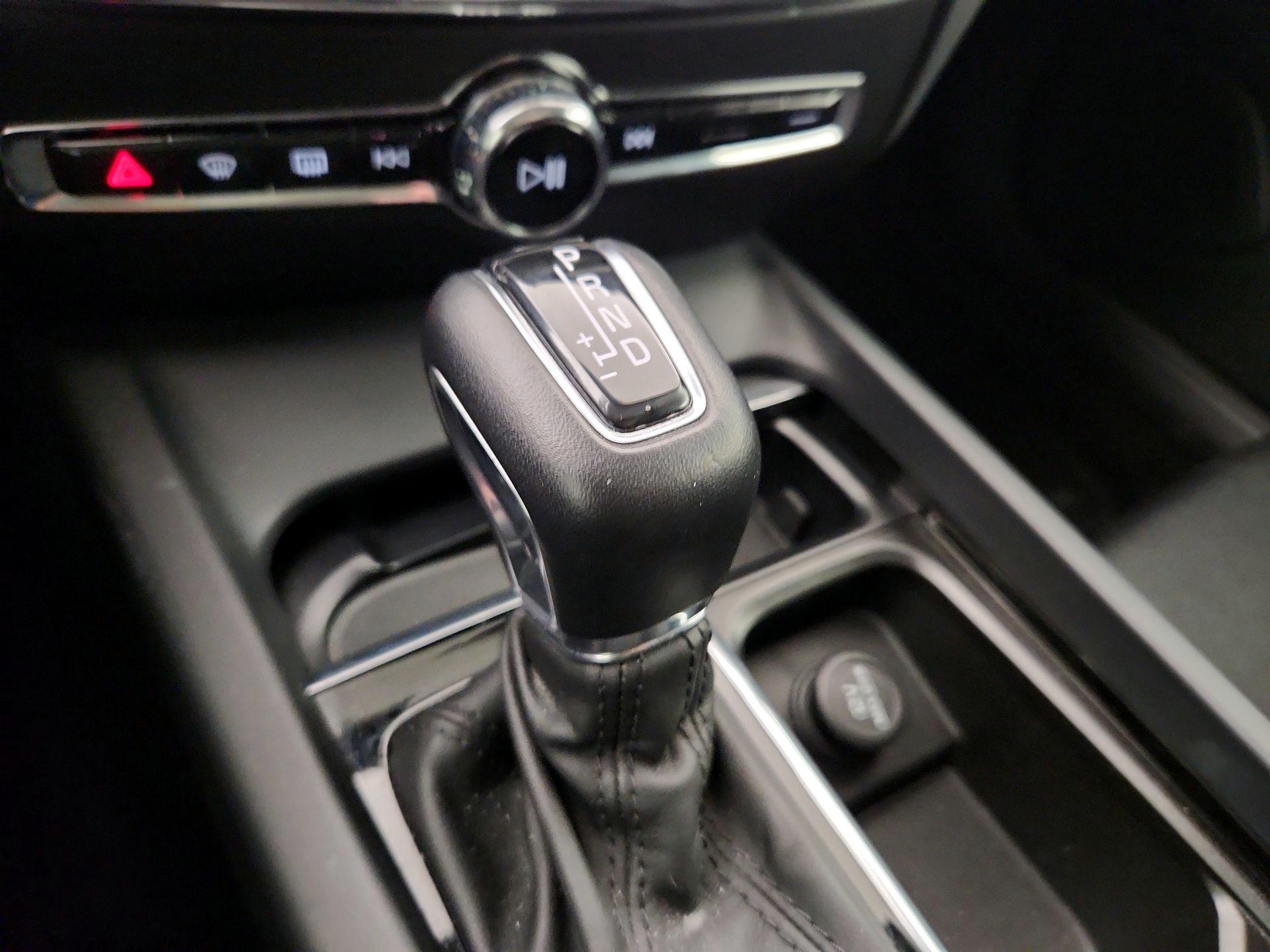 Thumbnail: 2020 Volvo S60 - 17