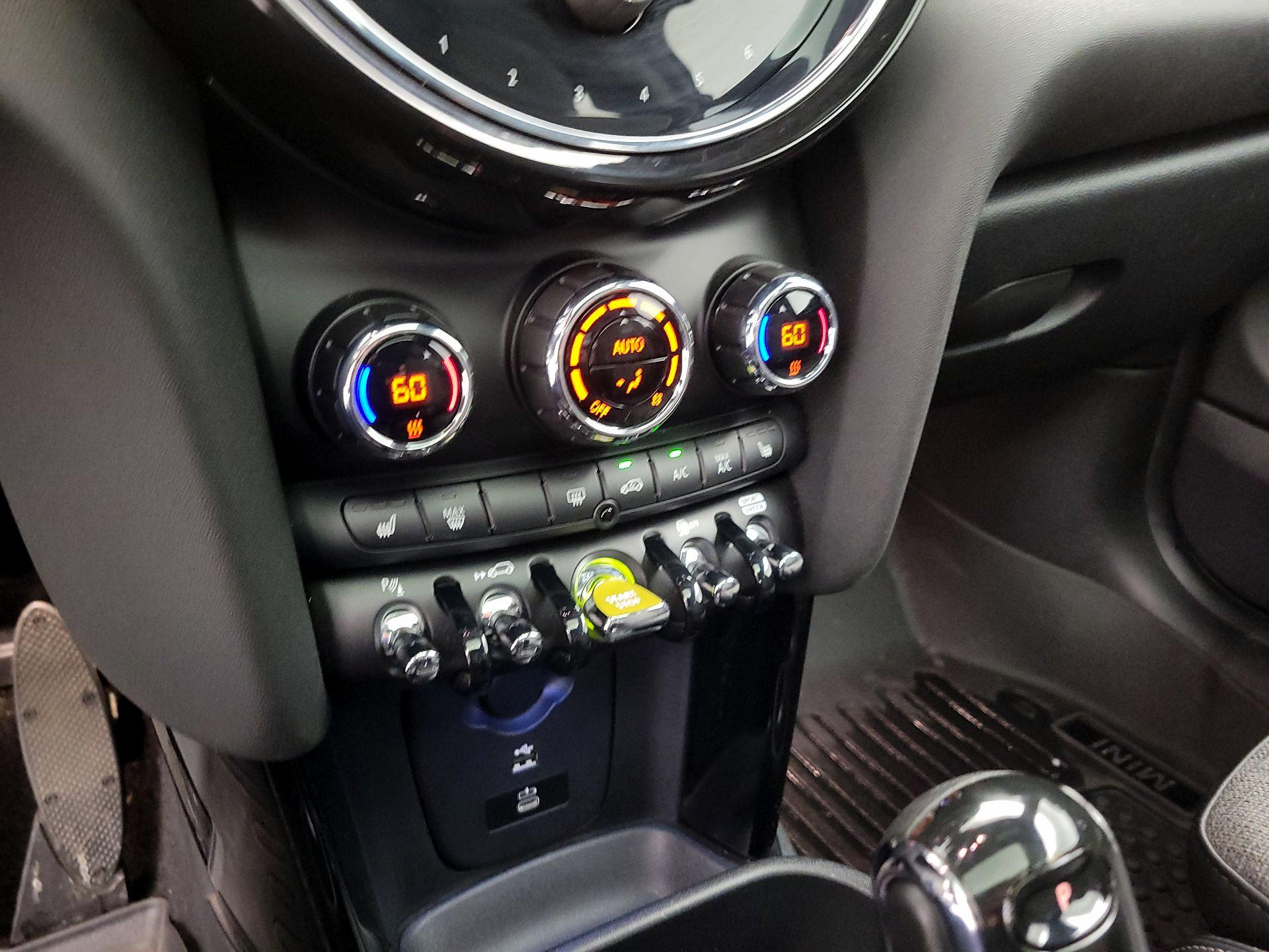 Thumbnail: 2023 MINI Cooper Hardtop - 16