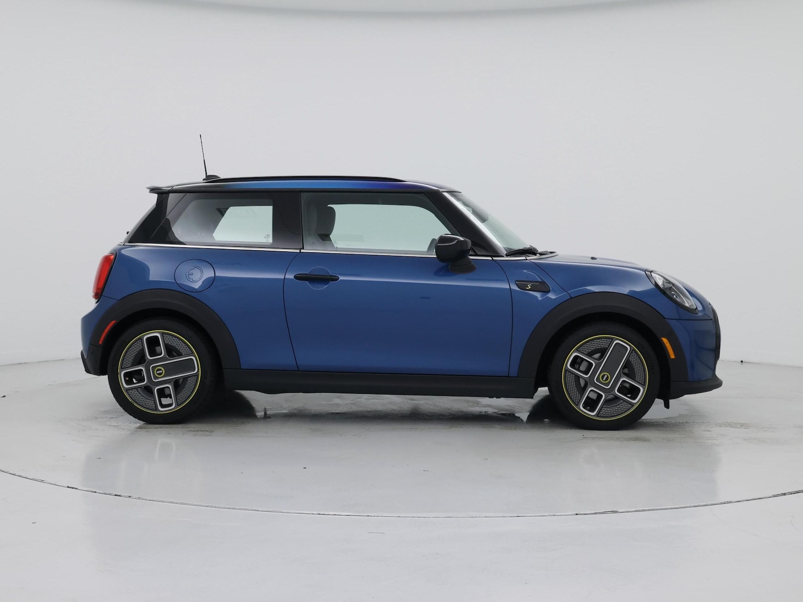 2023 MINI Hardtop 2 Door SE - Photo 8