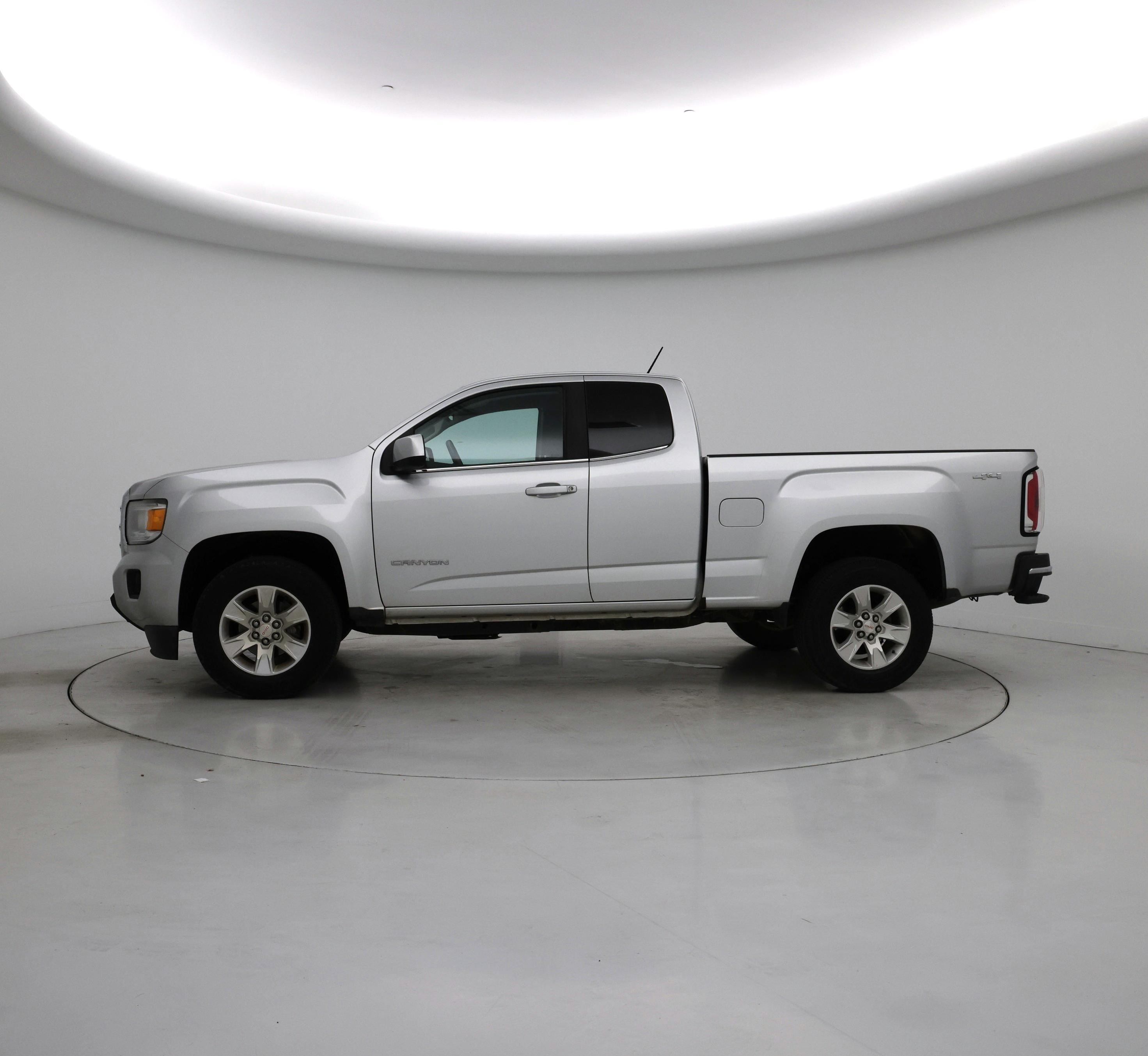 Thumbnail: 2018 GMC Canyon - 3