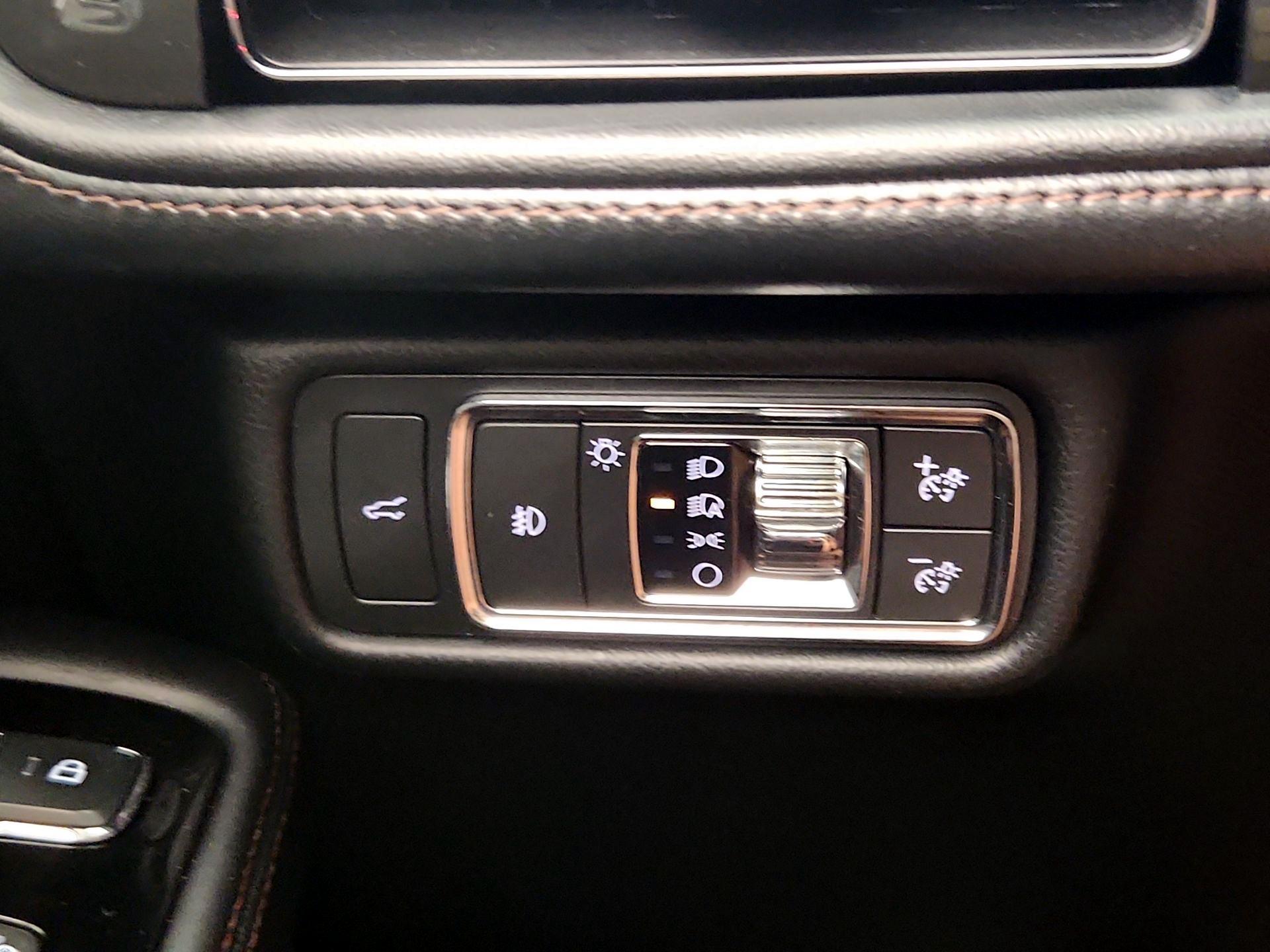 Thumbnail: 2020 Lincoln Aviator - 13