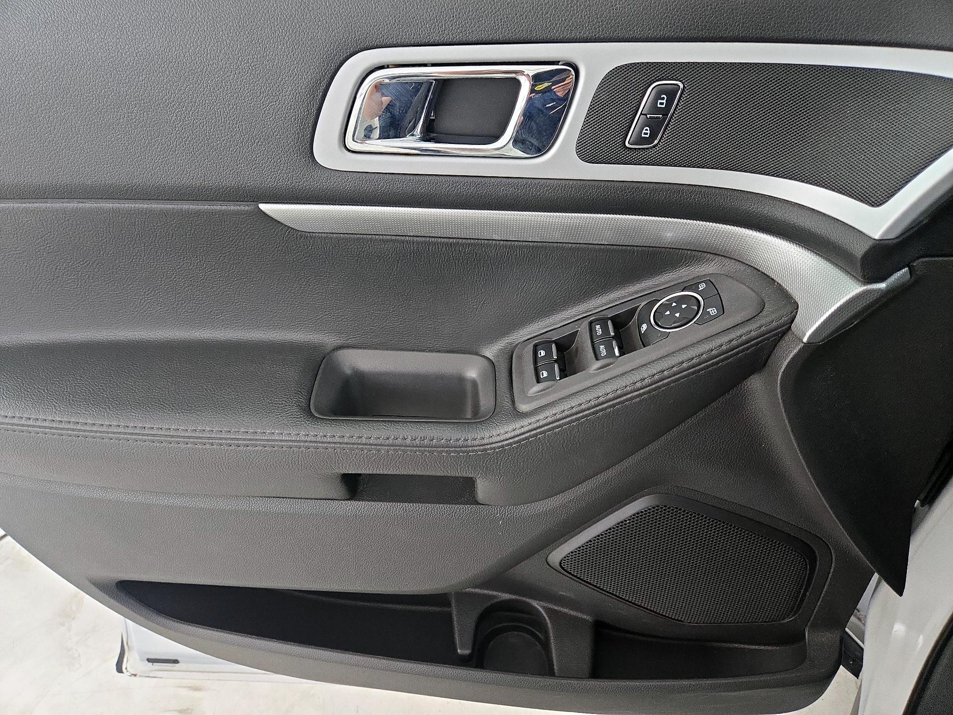 Thumbnail: 2014 Ford Explorer - 12