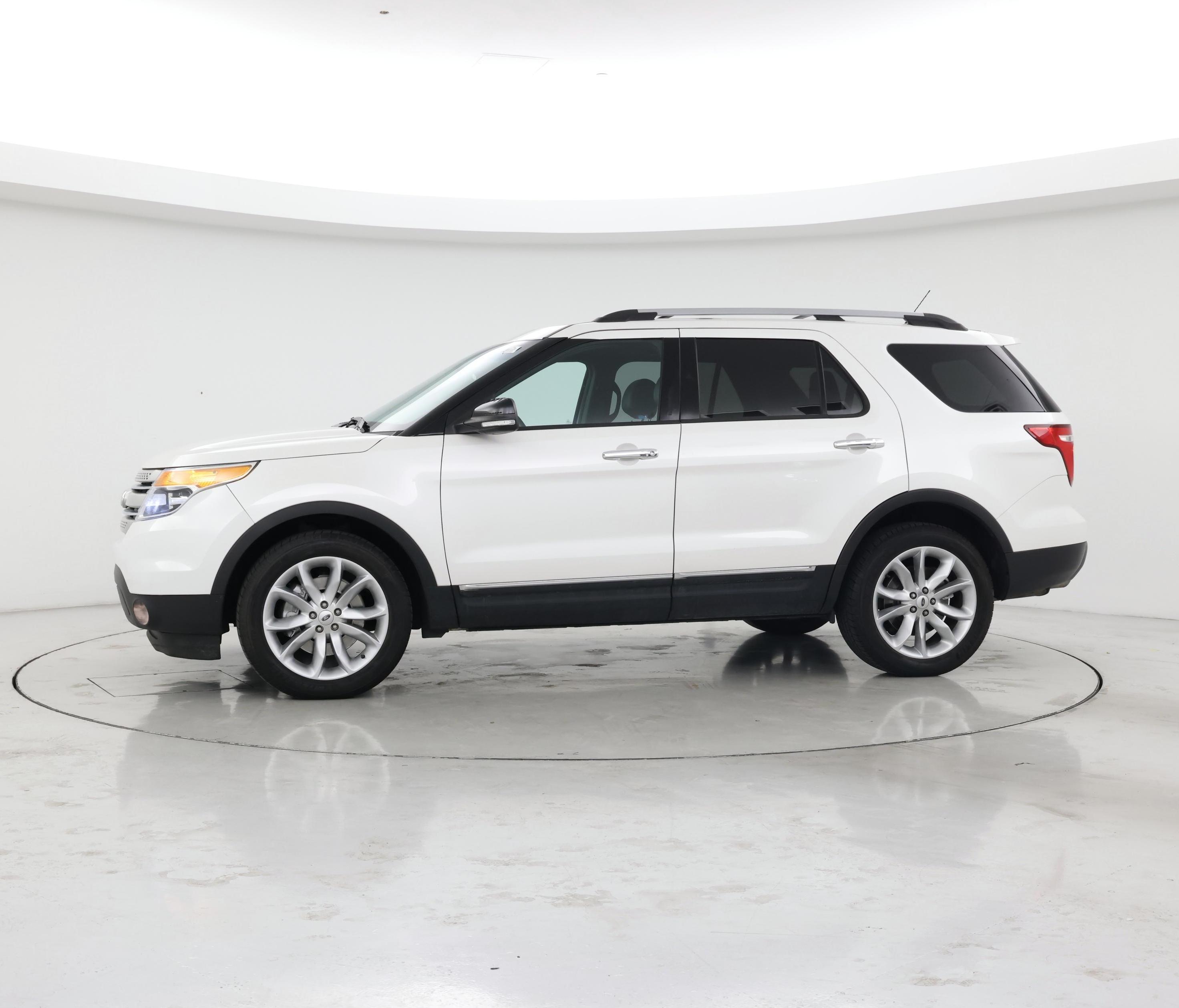 Thumbnail: 2014 Ford Explorer - 3