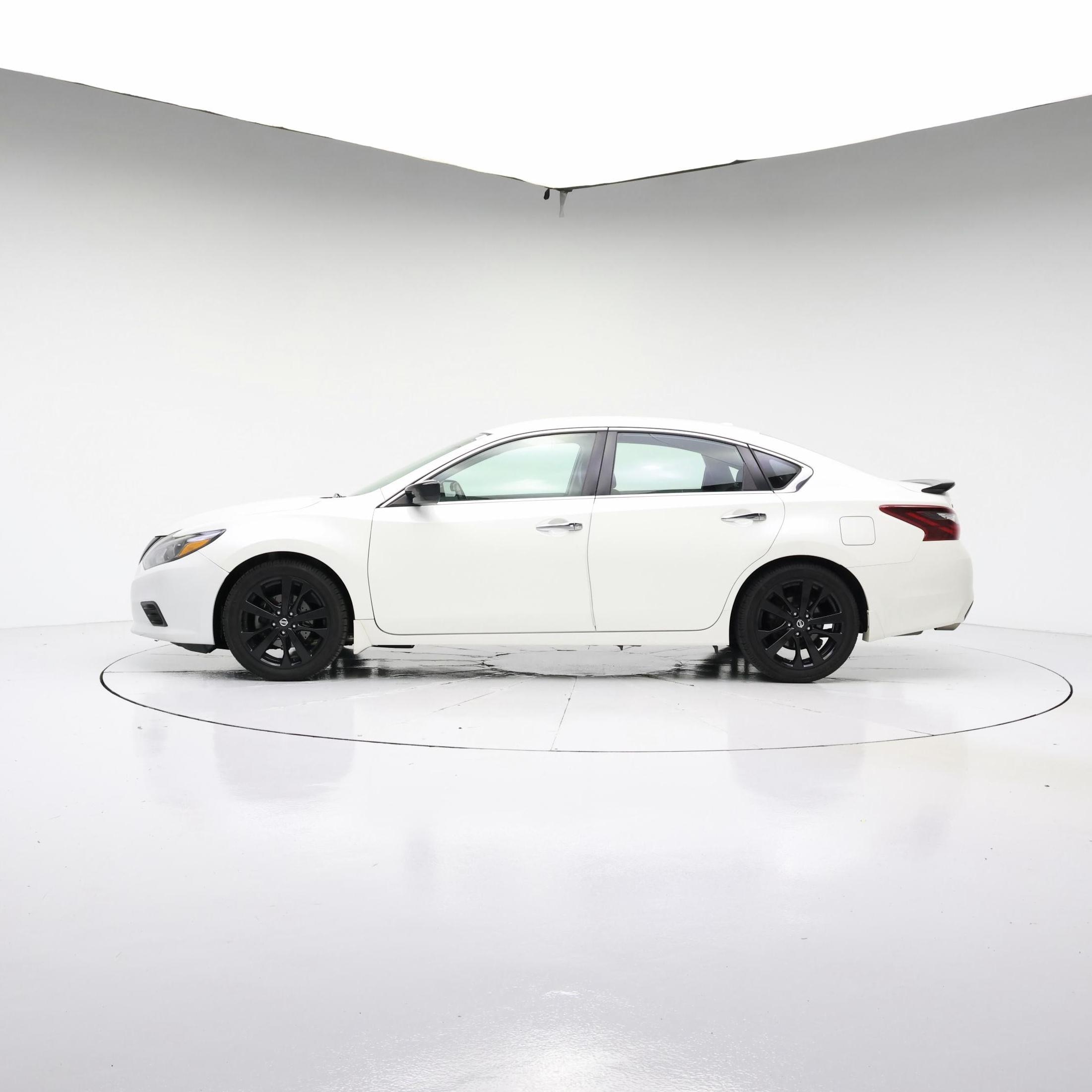 Thumbnail: 2018 Nissan Altima - 3