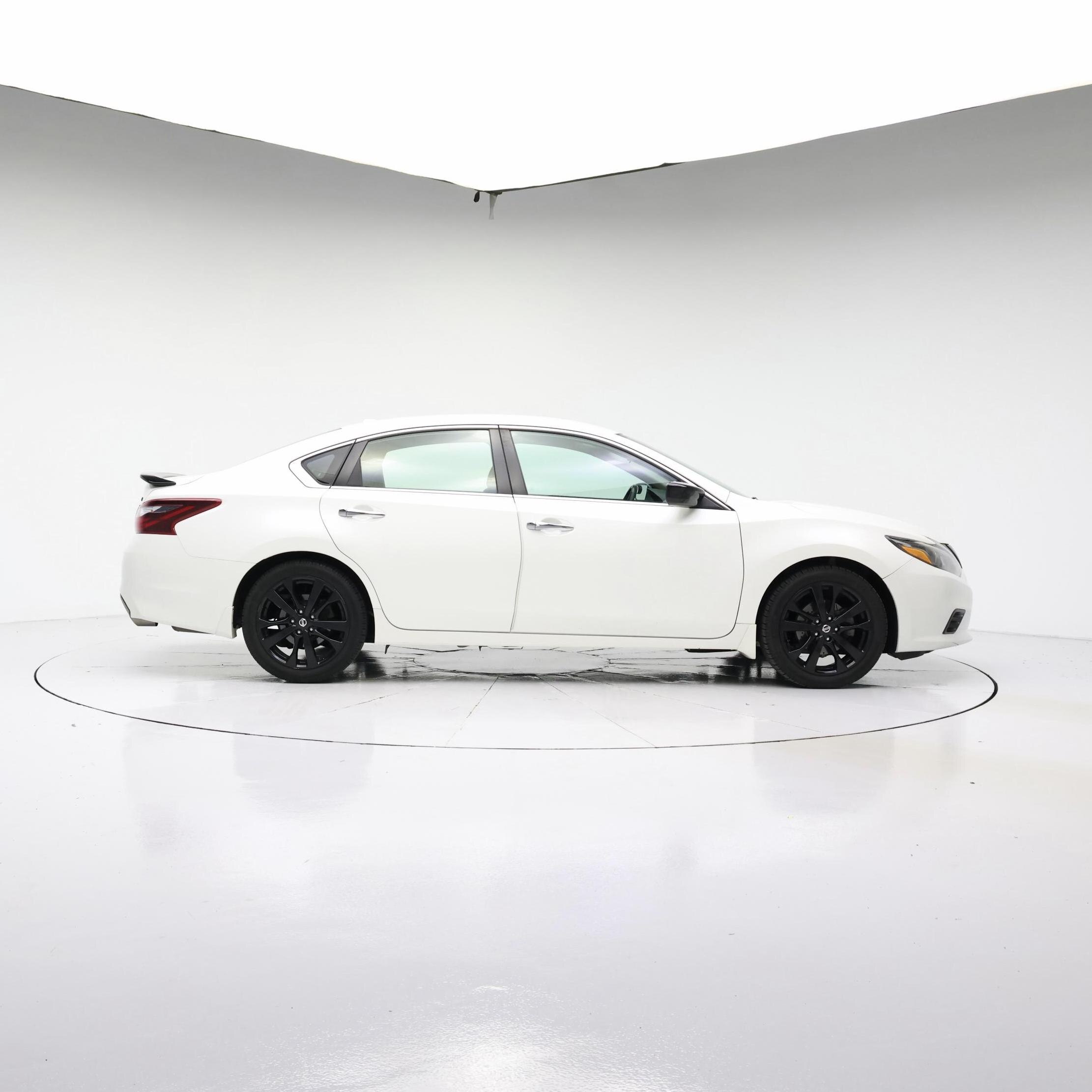 Thumbnail: 2018 Nissan Altima - 7