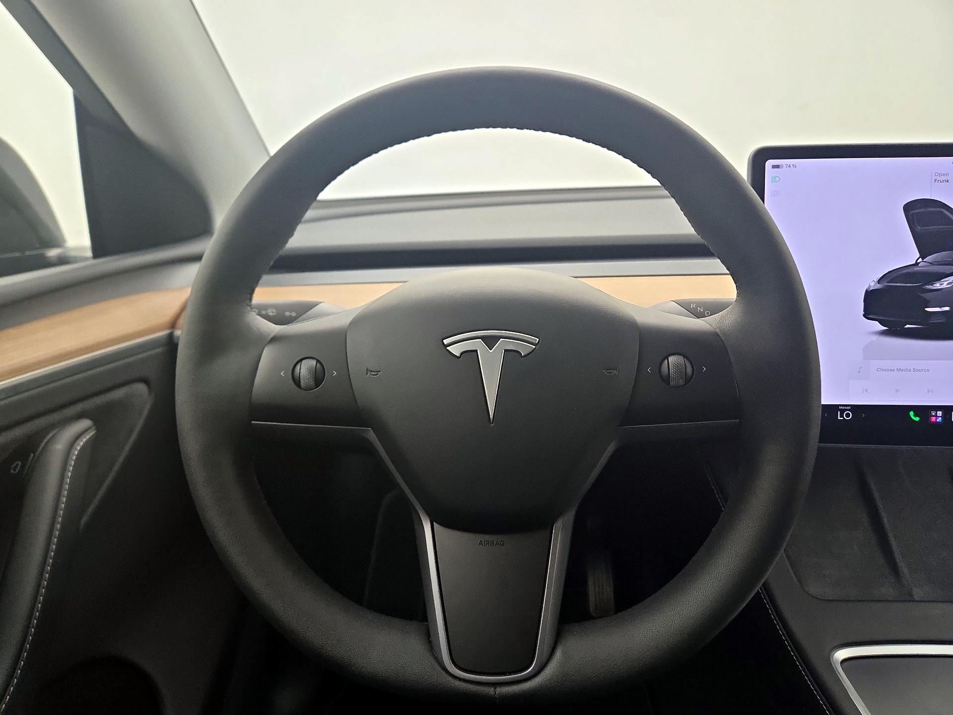 Thumbnail: 2023 Tesla Model Y - 10