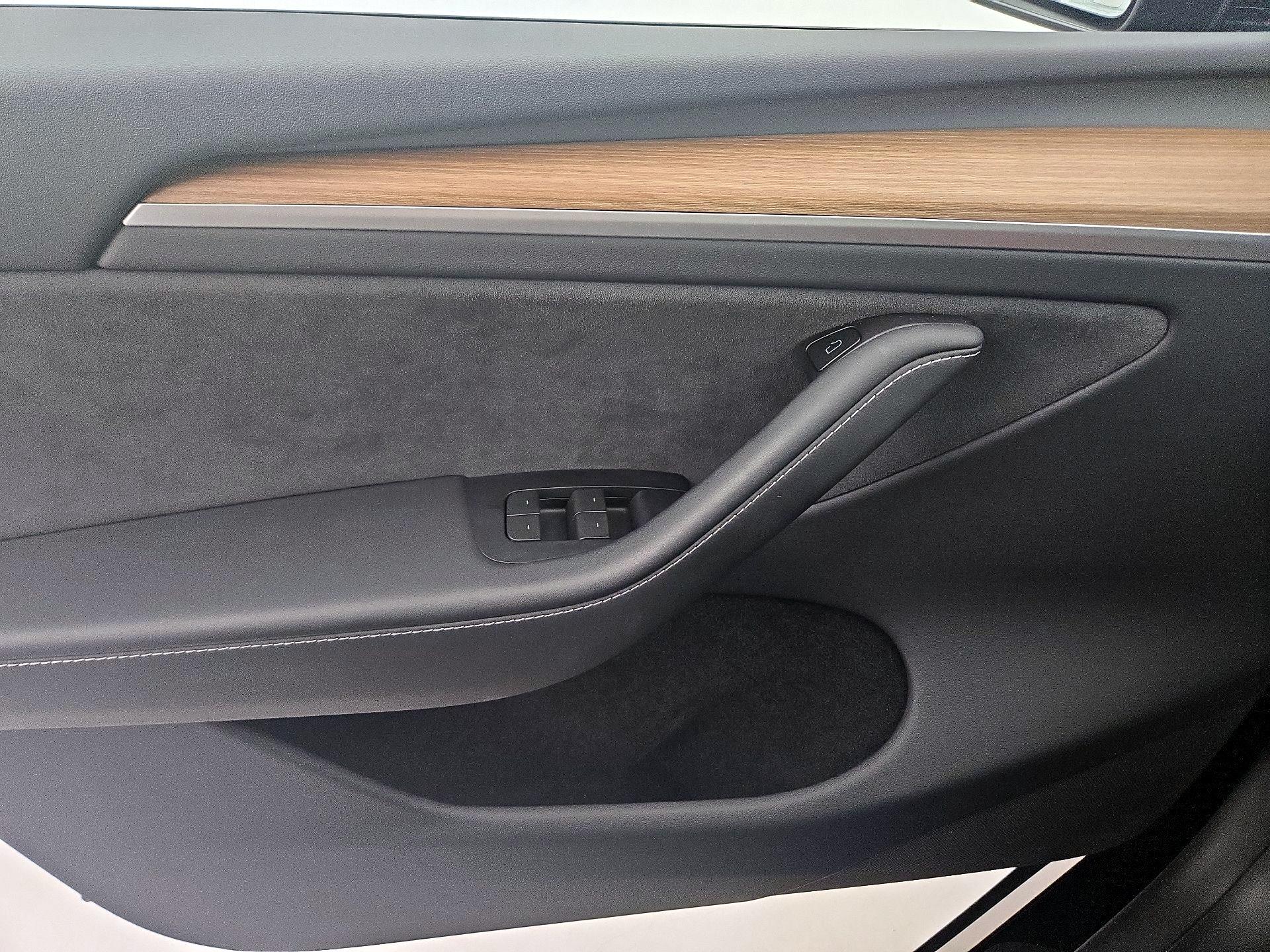 Thumbnail: 2023 Tesla Model Y - 12
