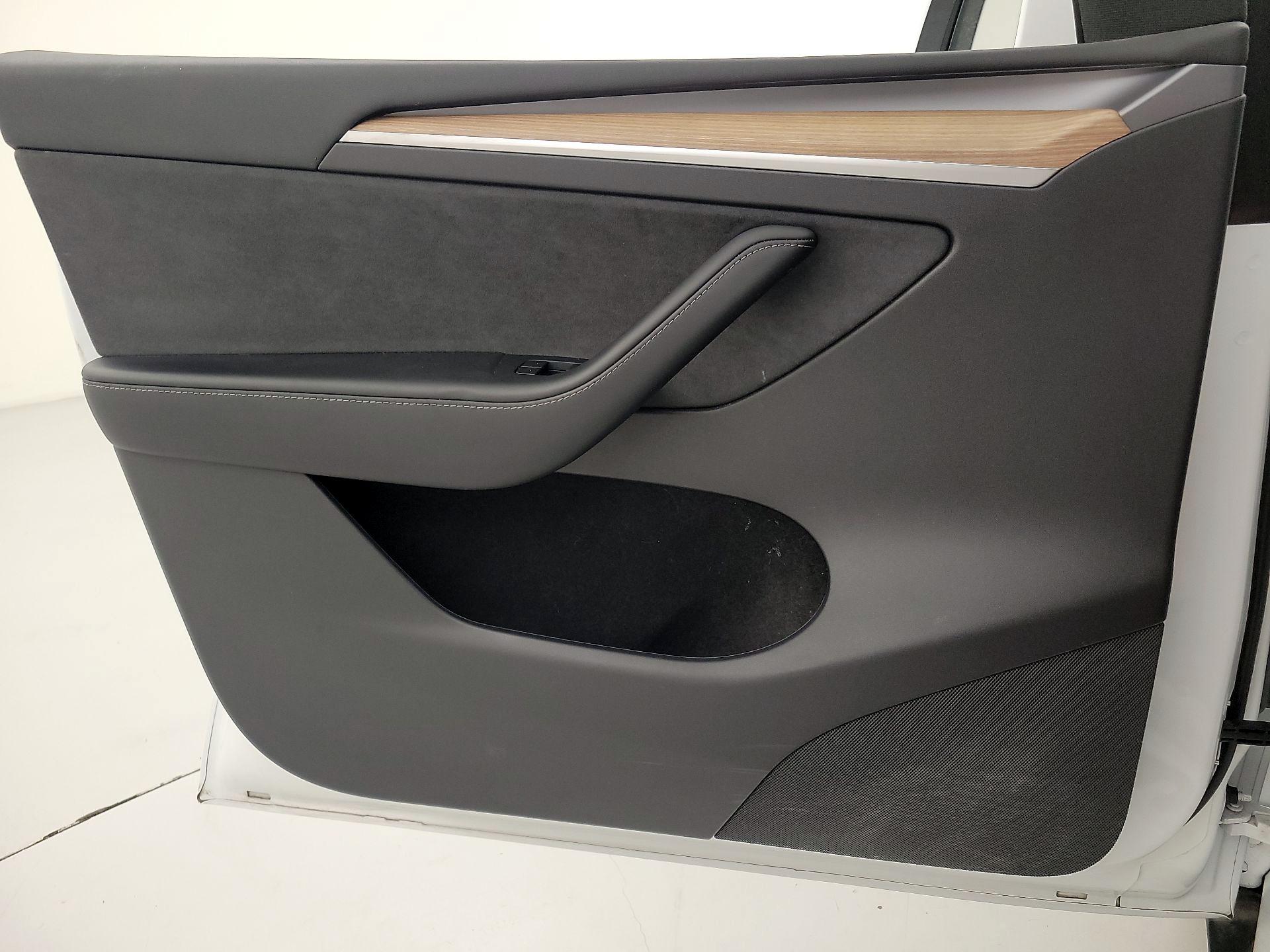 Thumbnail: 2023 Tesla Model Y - 12