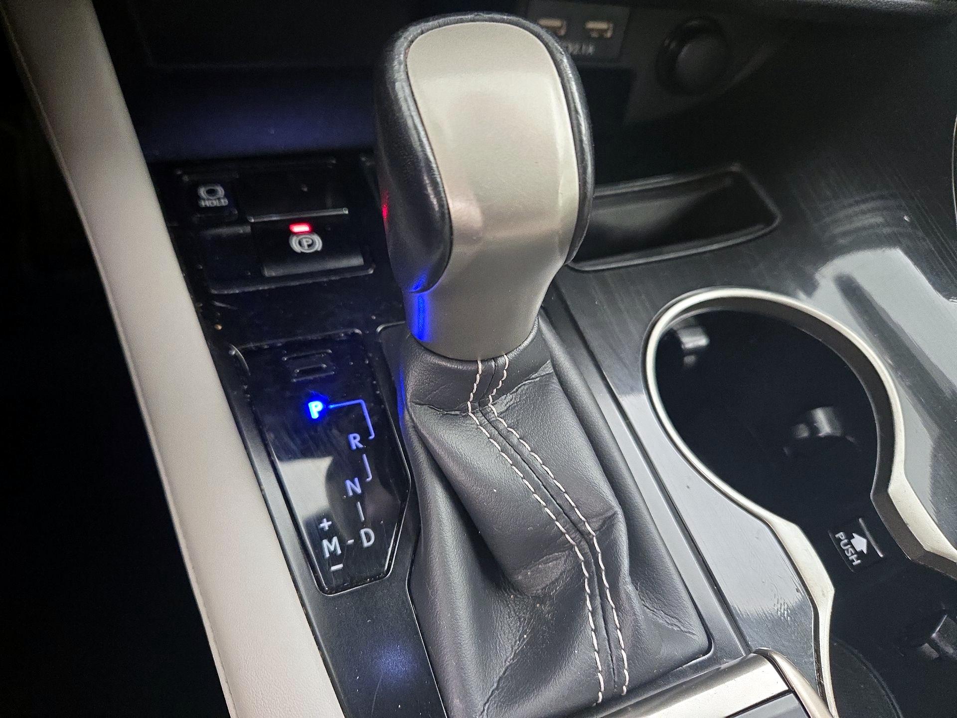 Thumbnail: 2020 Lexus RX - 17