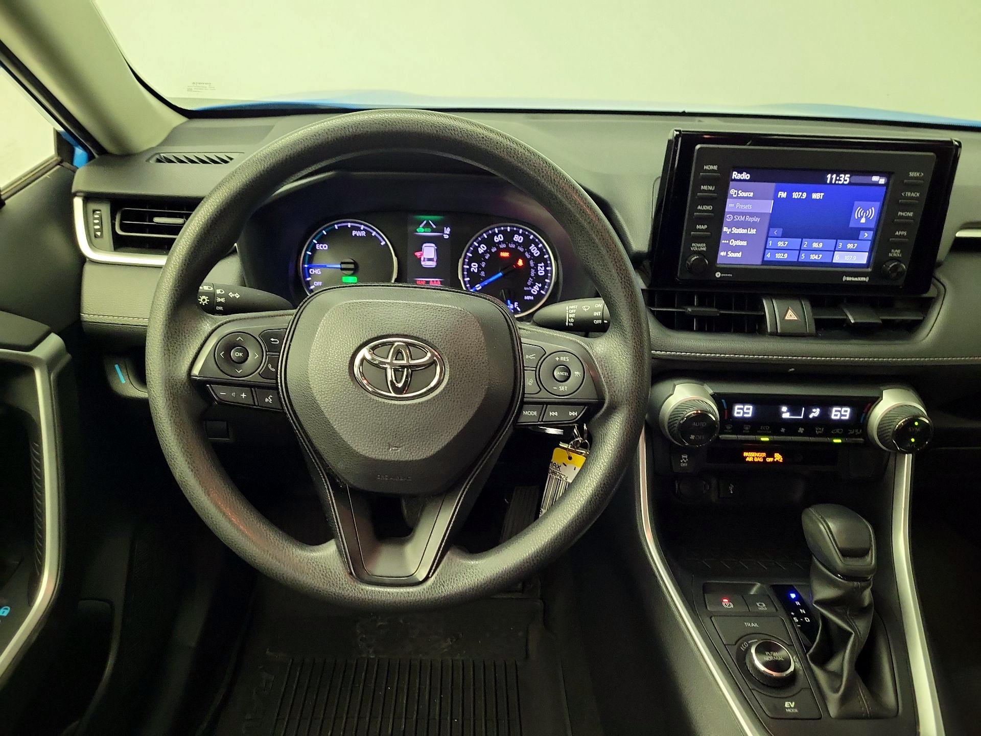 Thumbnail: 2021 Toyota RAV4 - 10