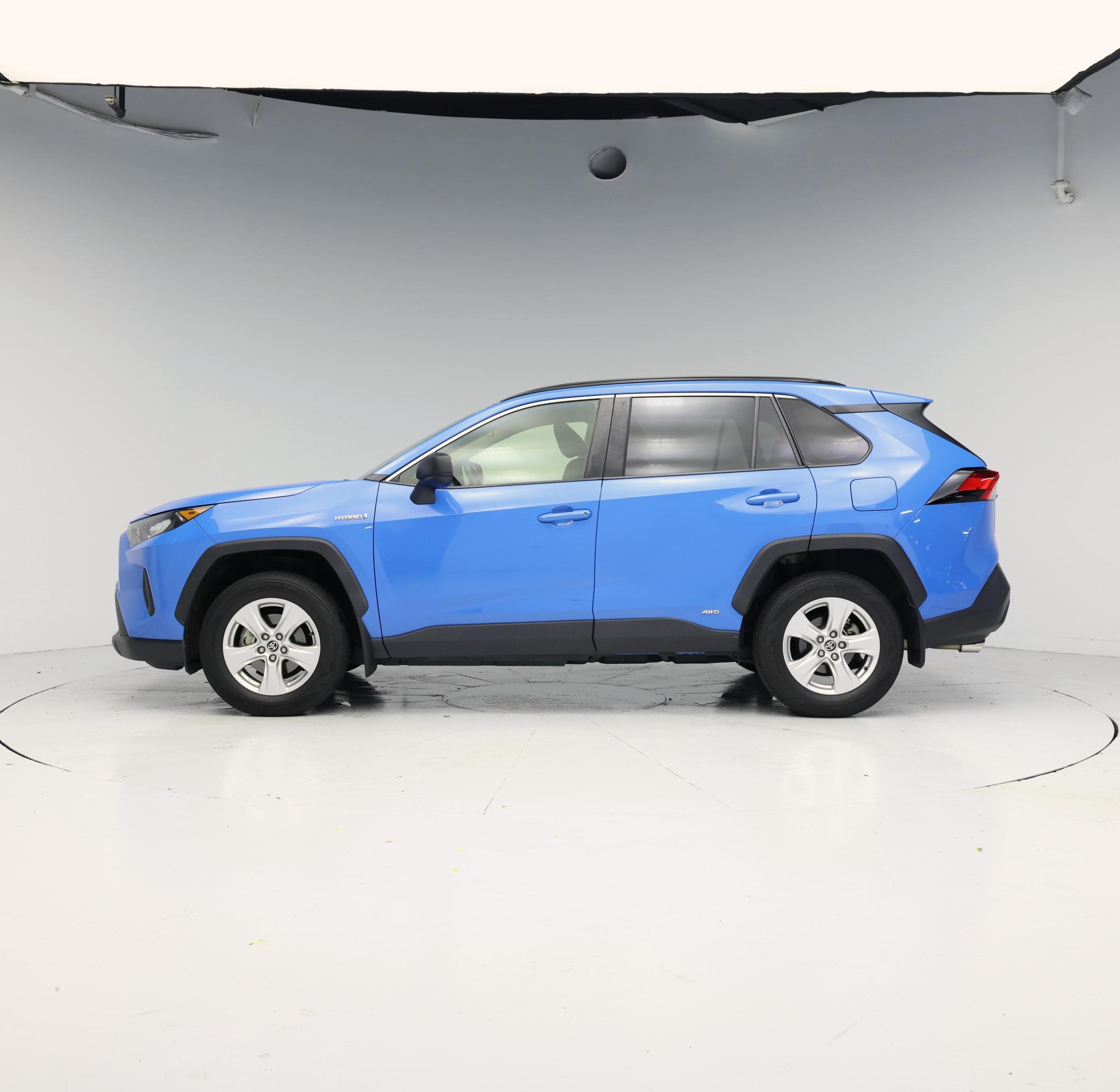 Thumbnail: 2021 Toyota RAV4 - 3
