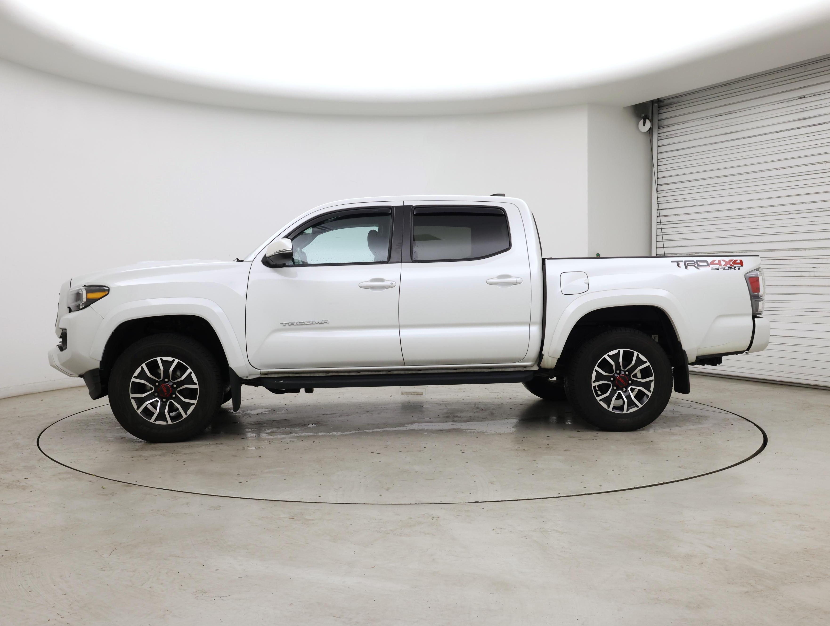 Thumbnail: 2022 Toyota Tacoma - 3