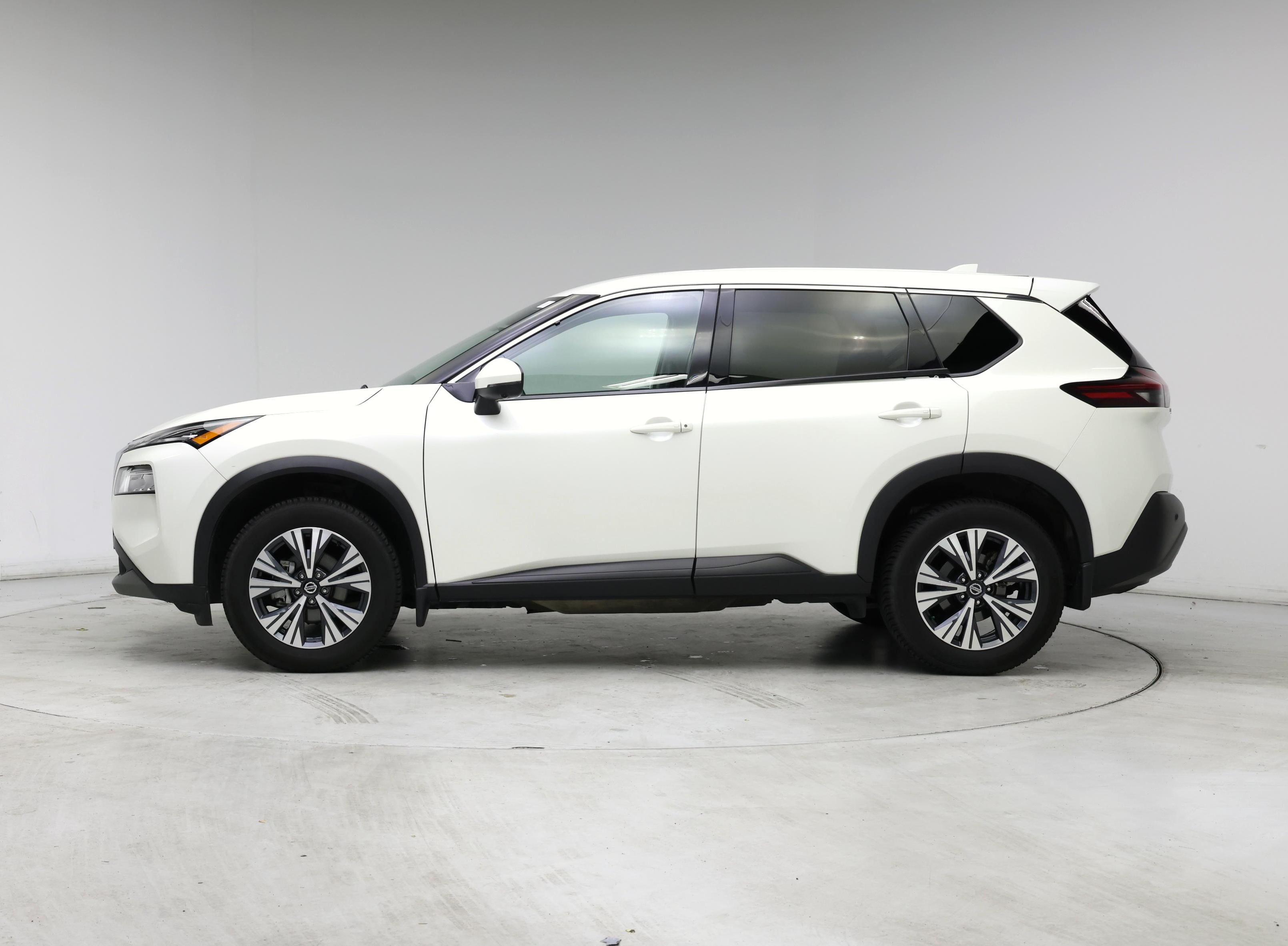Thumbnail: 2021 Nissan Rogue - 3