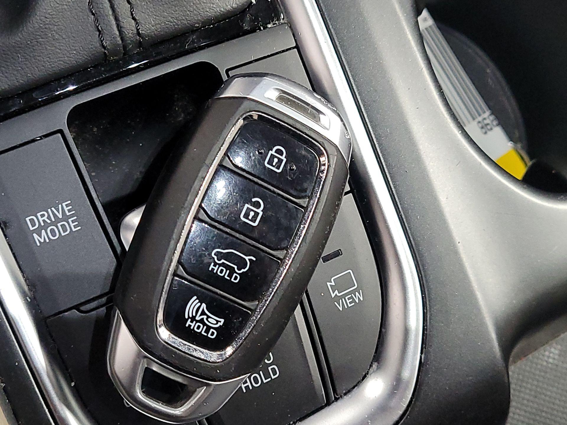 Thumbnail: 2020 Hyundai Santa Fe - 18
