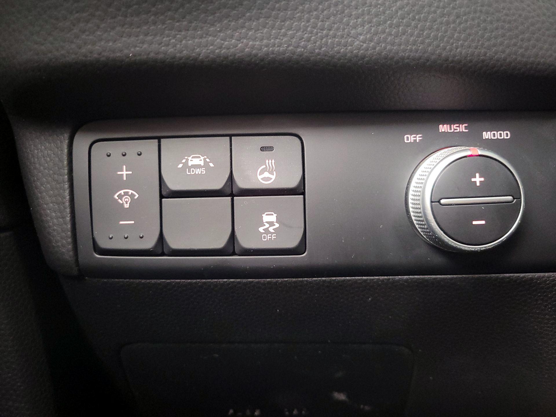 Thumbnail: 2016 Kia Soul - 13