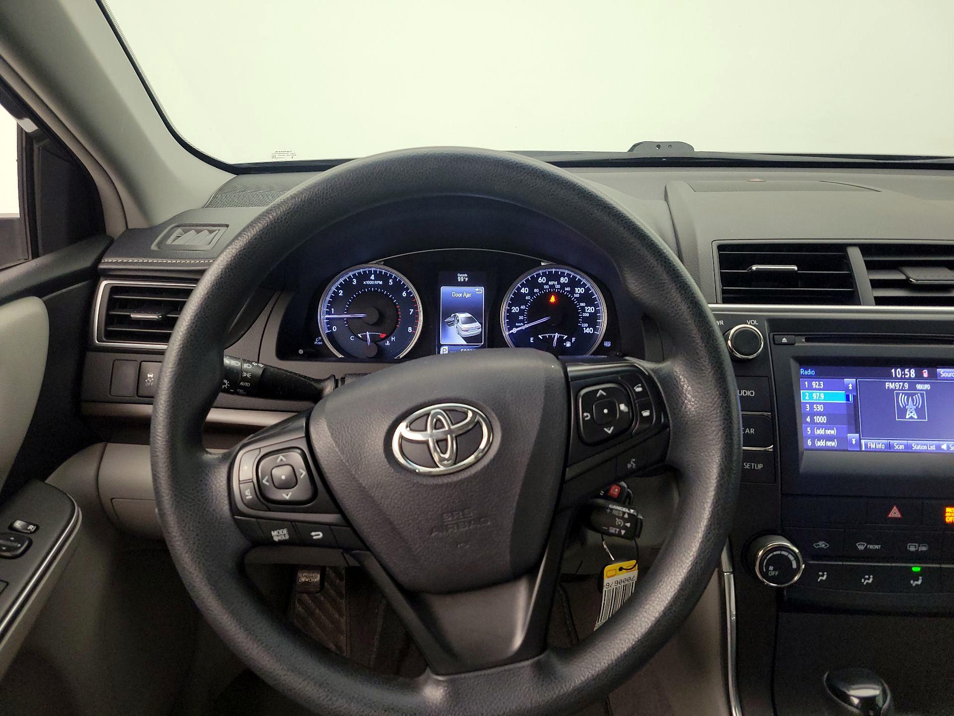 Thumbnail: 2016 Toyota Camry - 10