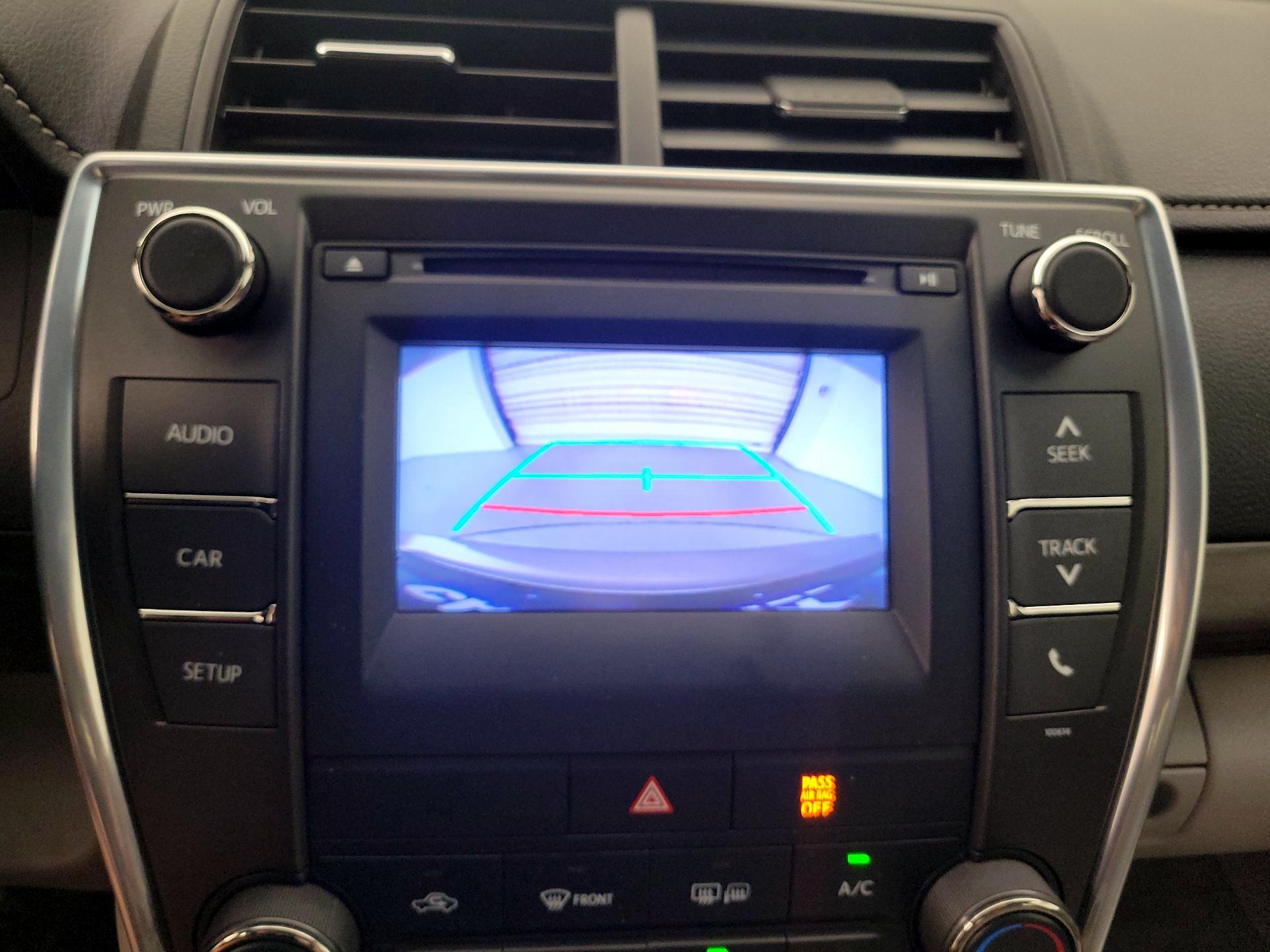 Thumbnail: 2016 Toyota Camry - 14