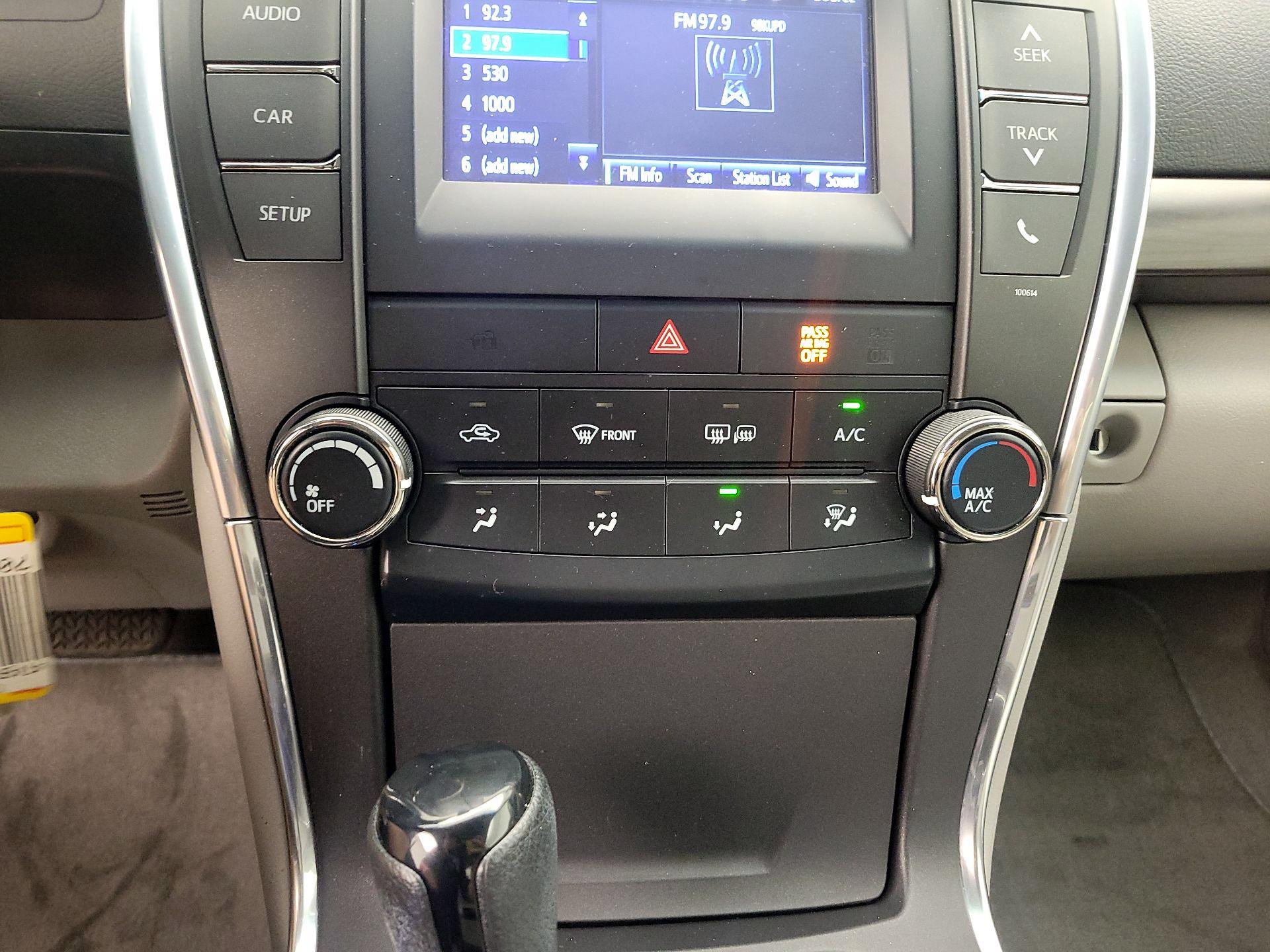 Thumbnail: 2016 Toyota Camry - 16