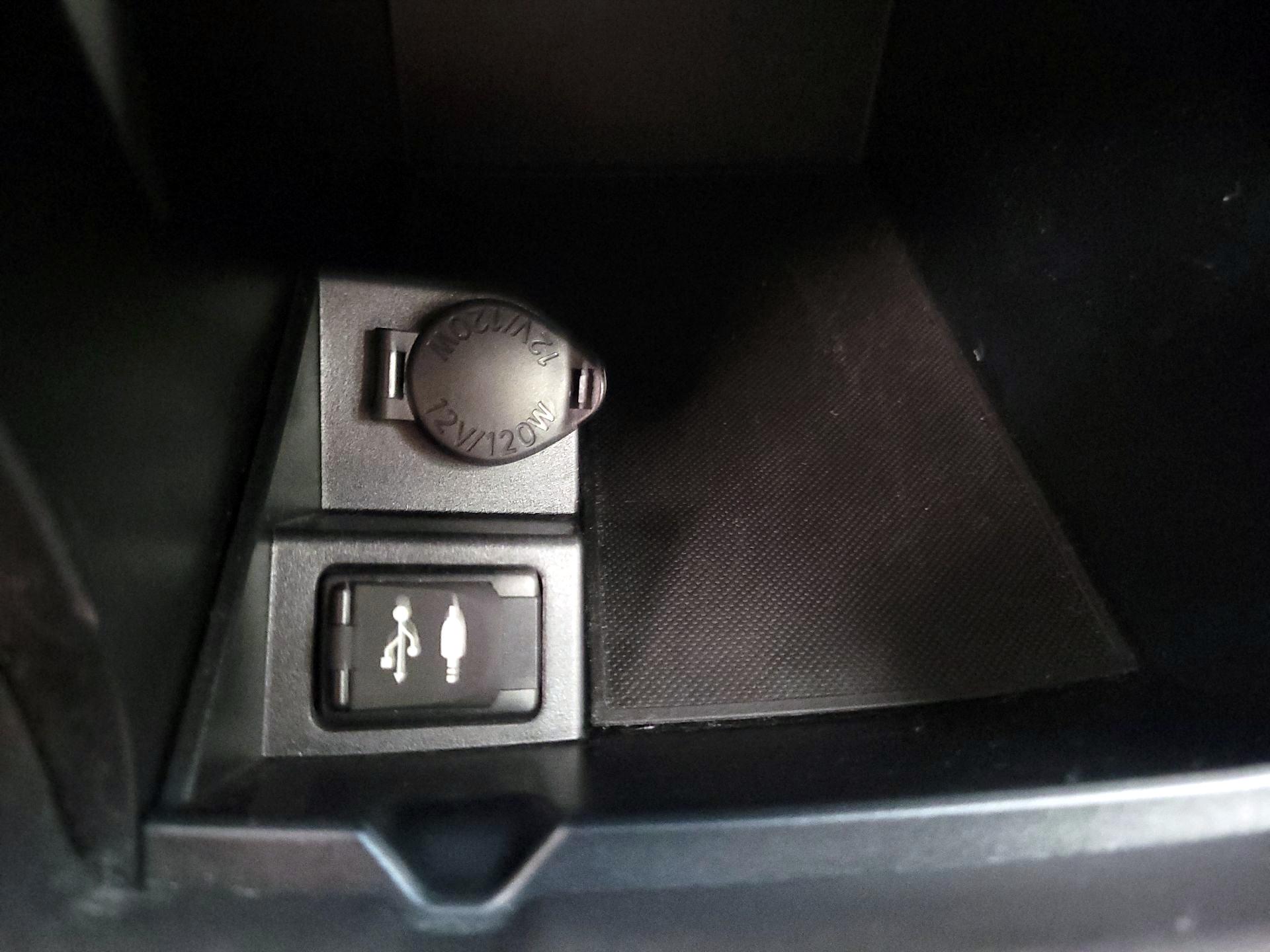 Thumbnail: 2016 Toyota Camry - 18