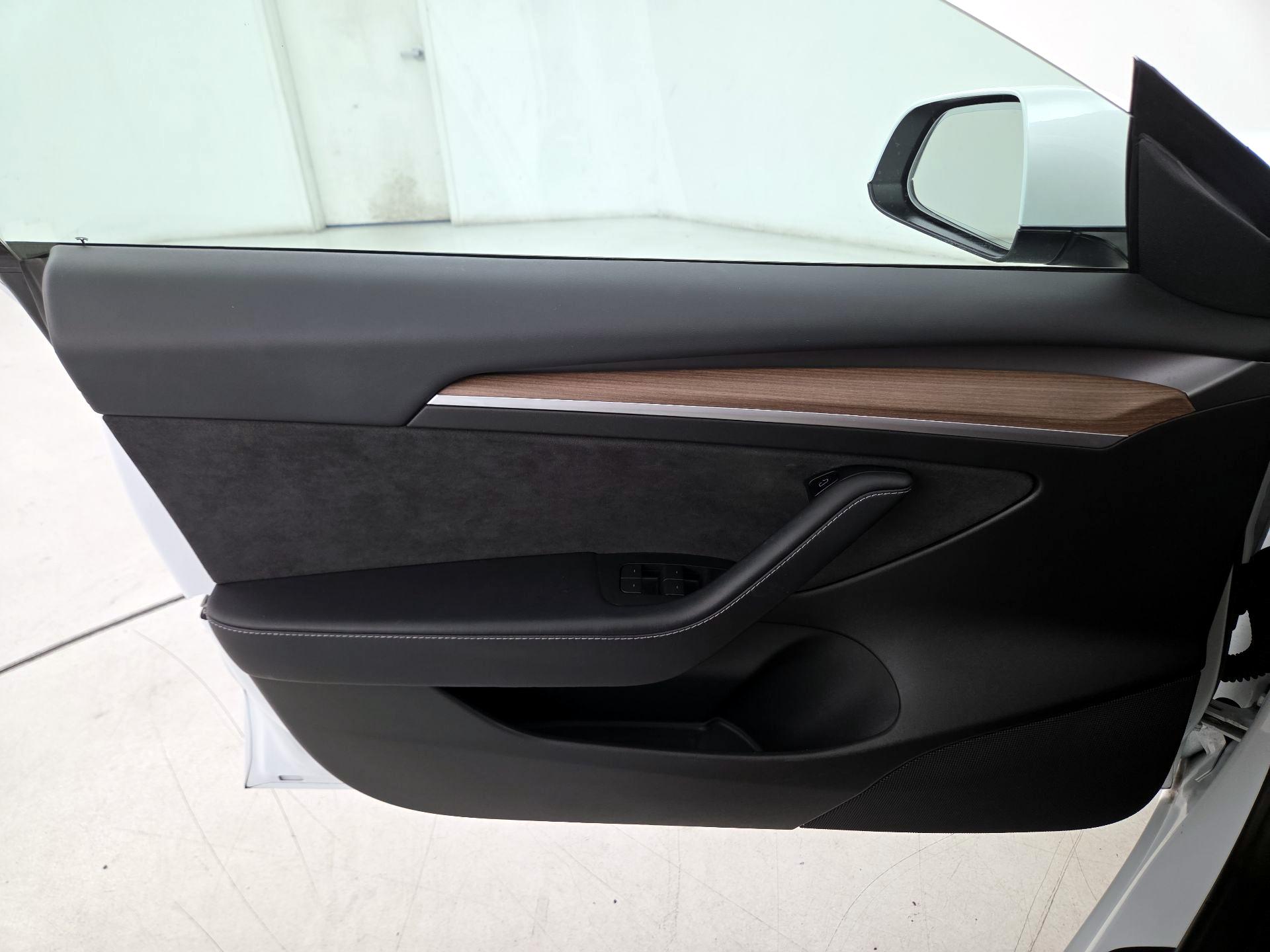 Thumbnail: 2023 Tesla Model 3 - 12