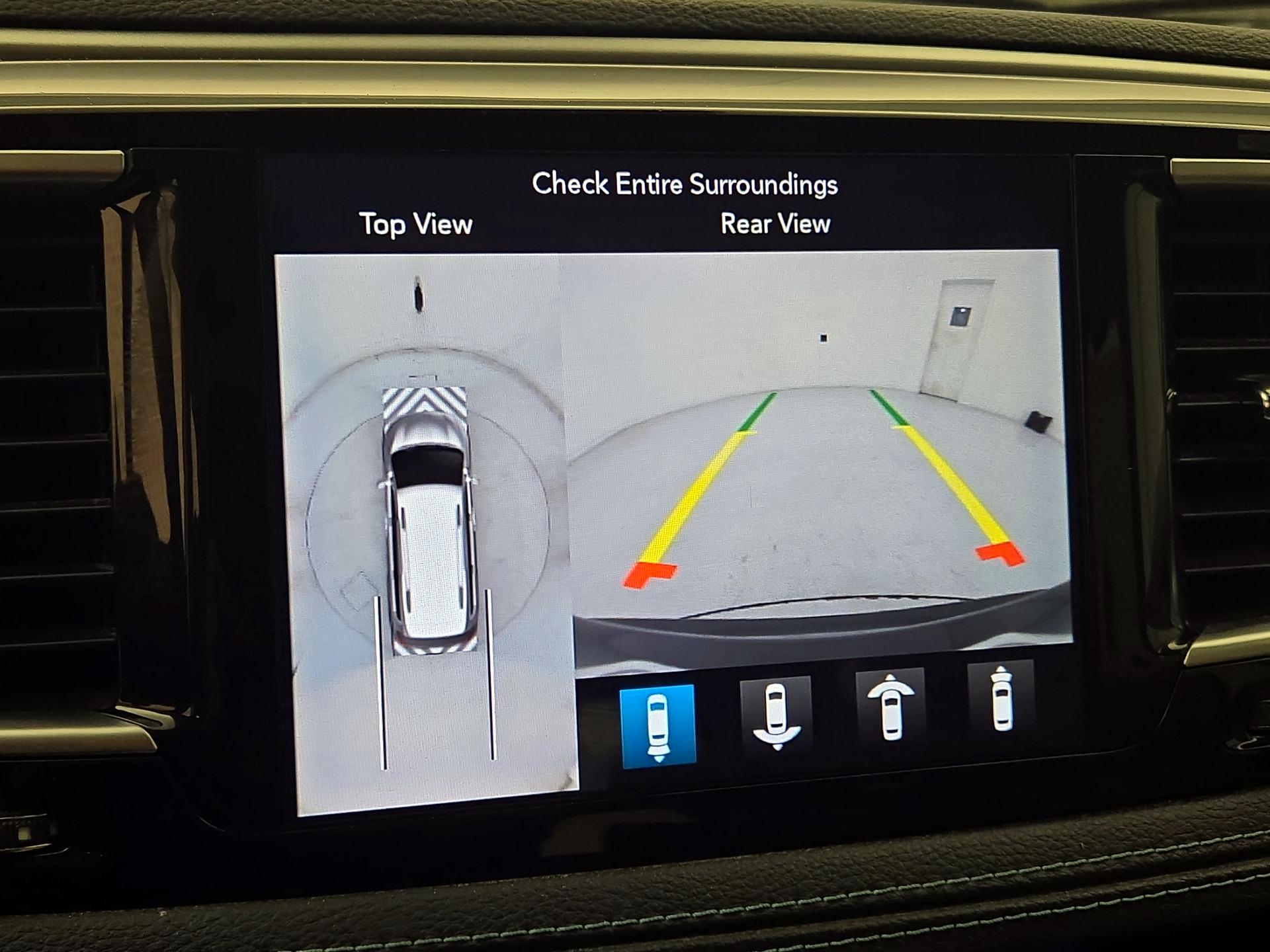 Thumbnail: 2018 Chrysler Pacifica - 14