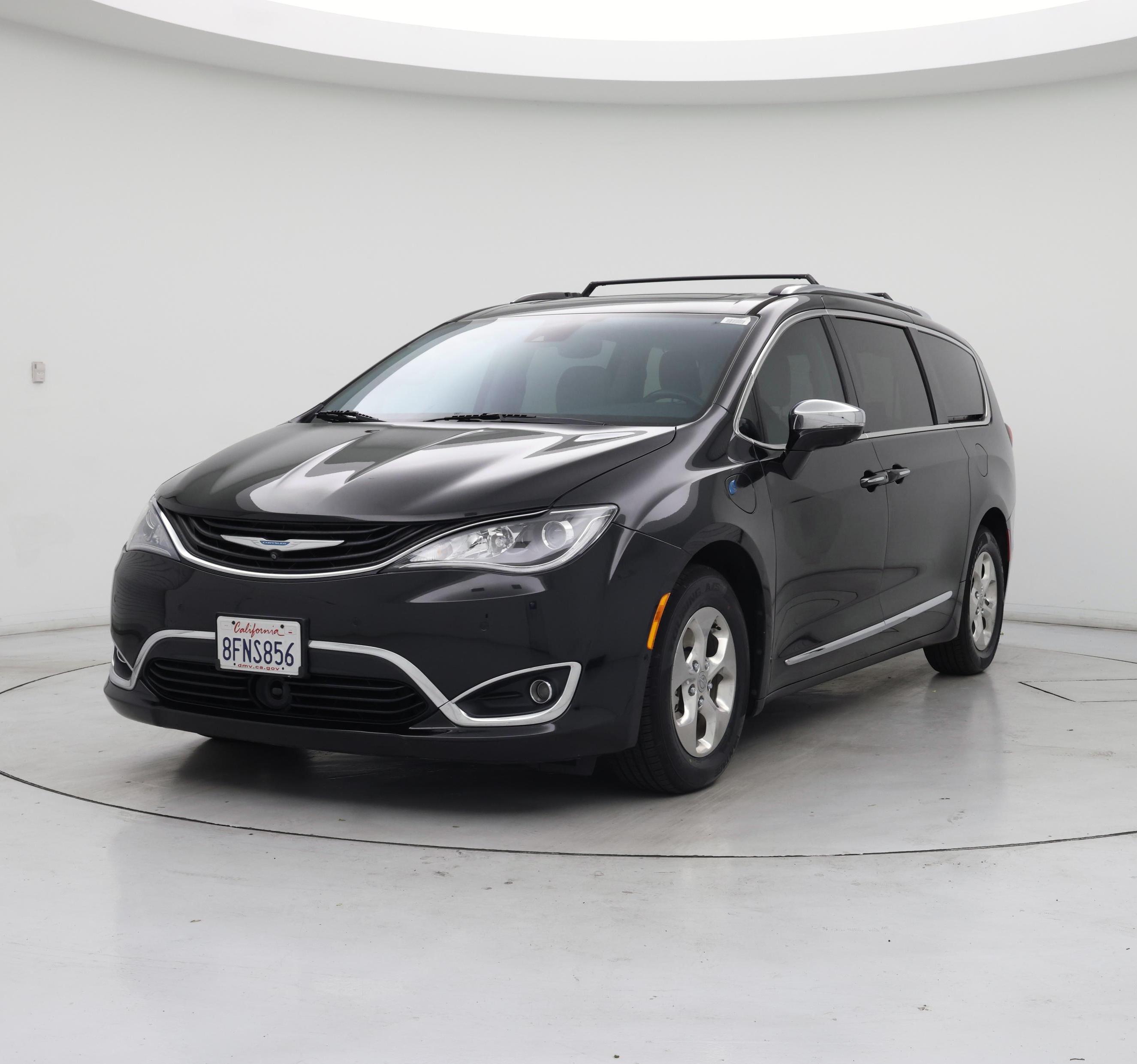 Thumbnail: 2018 Chrysler Pacifica - 4