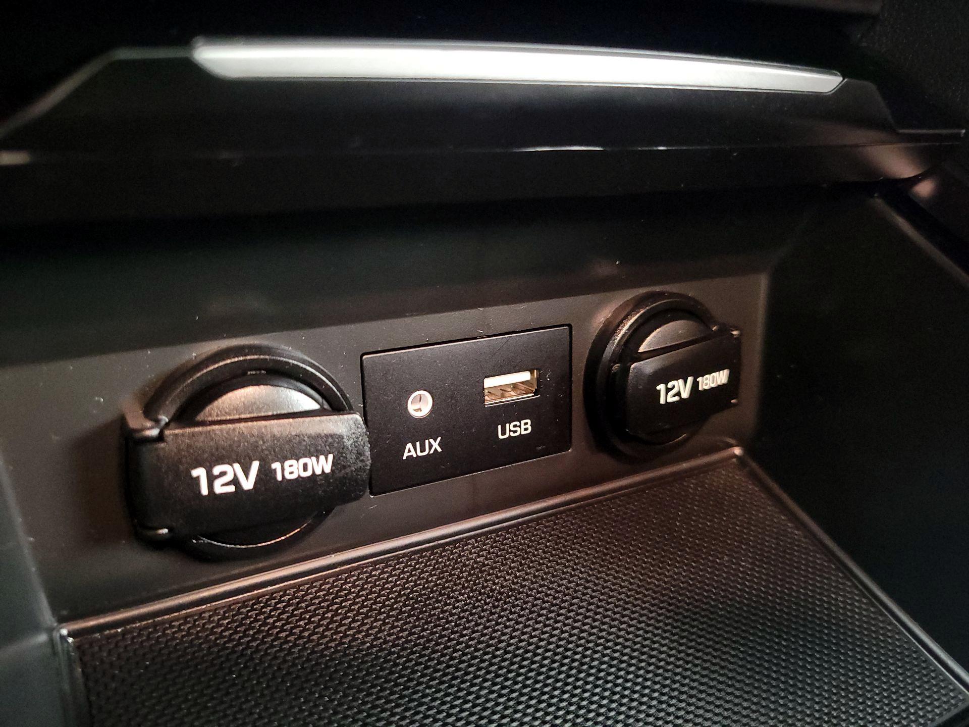 Thumbnail: 2018 Hyundai Elantra - 18