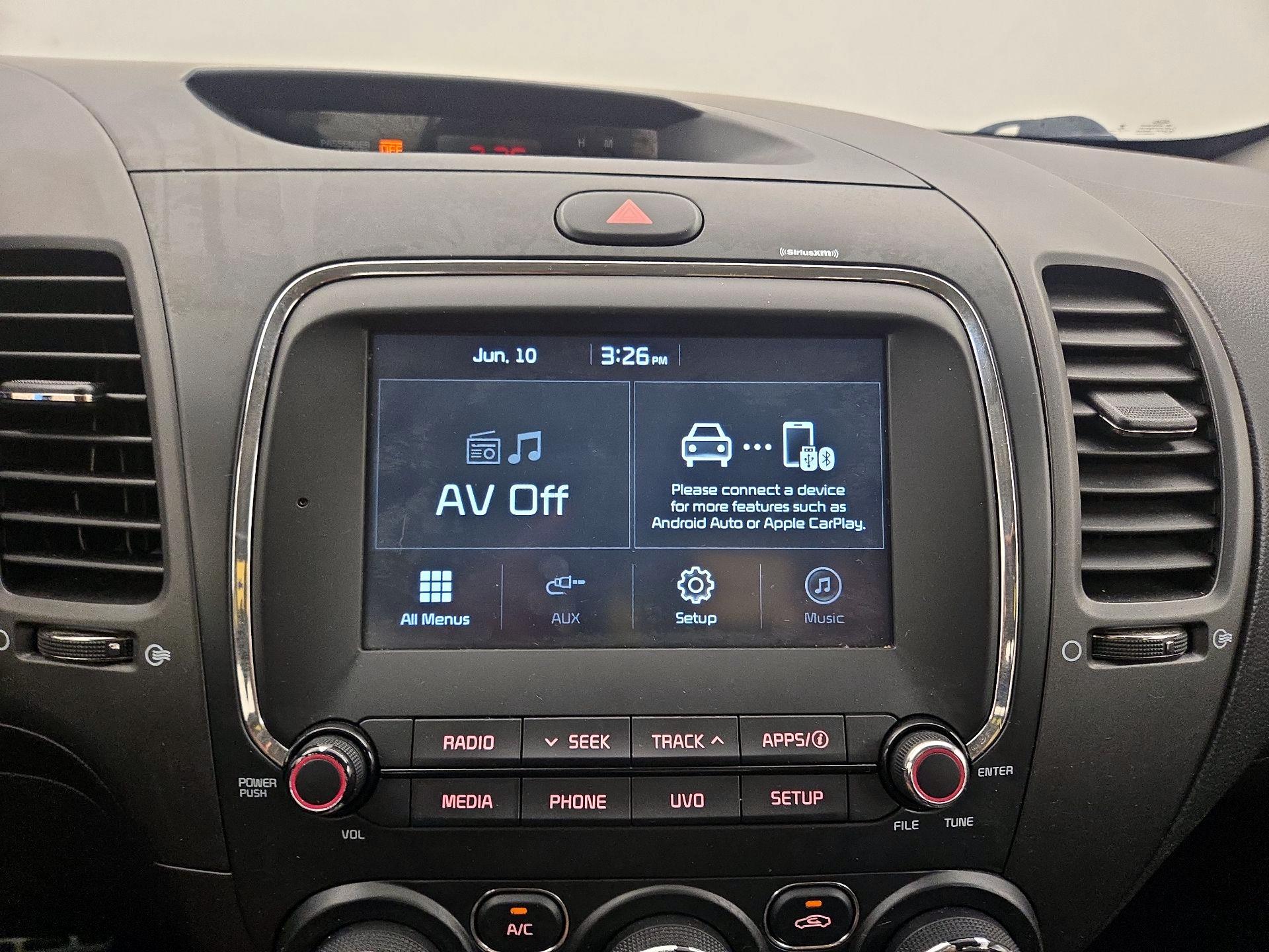 Thumbnail: 2018 Kia Forte - 15