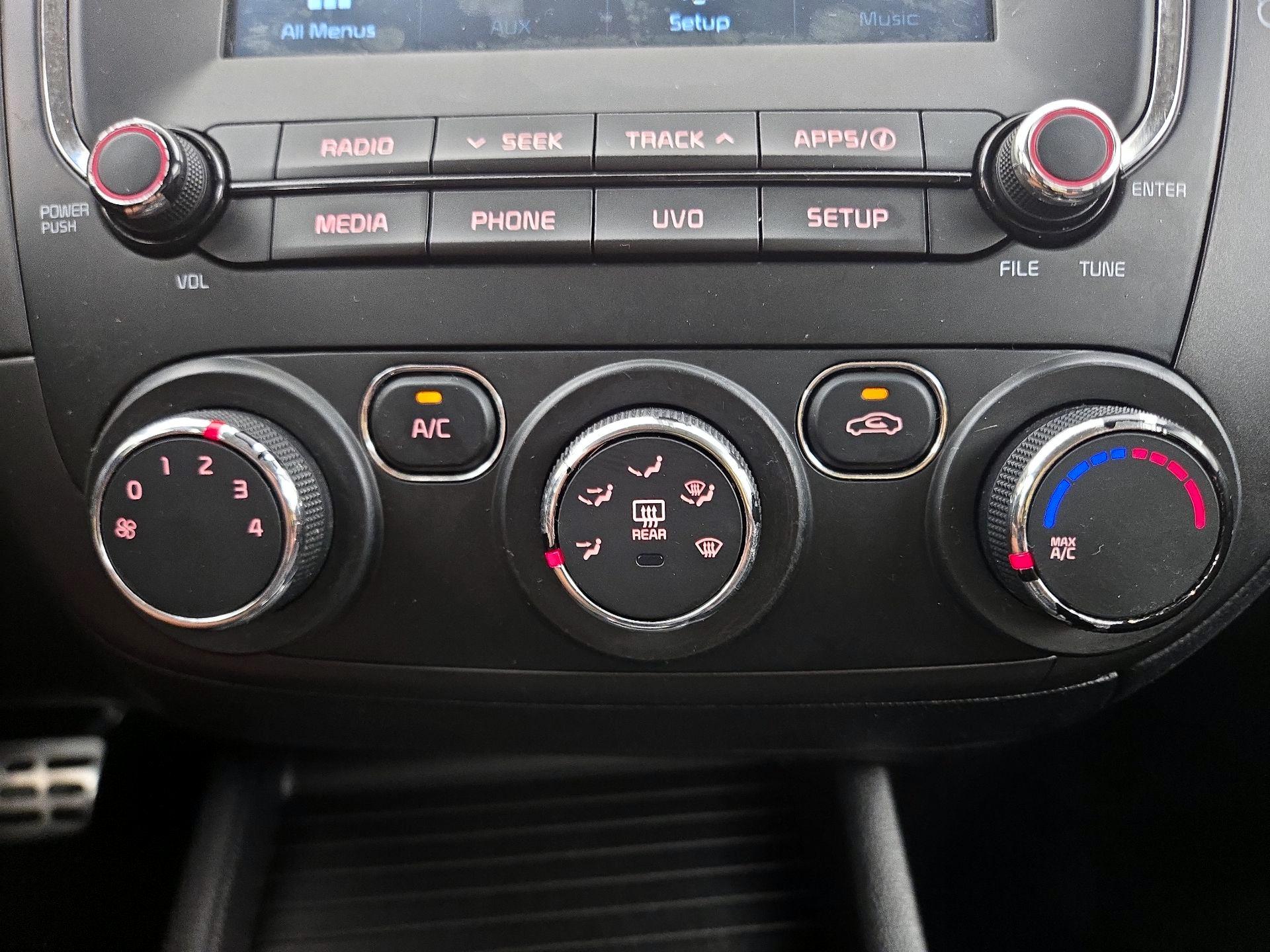 Thumbnail: 2018 Kia Forte - 16