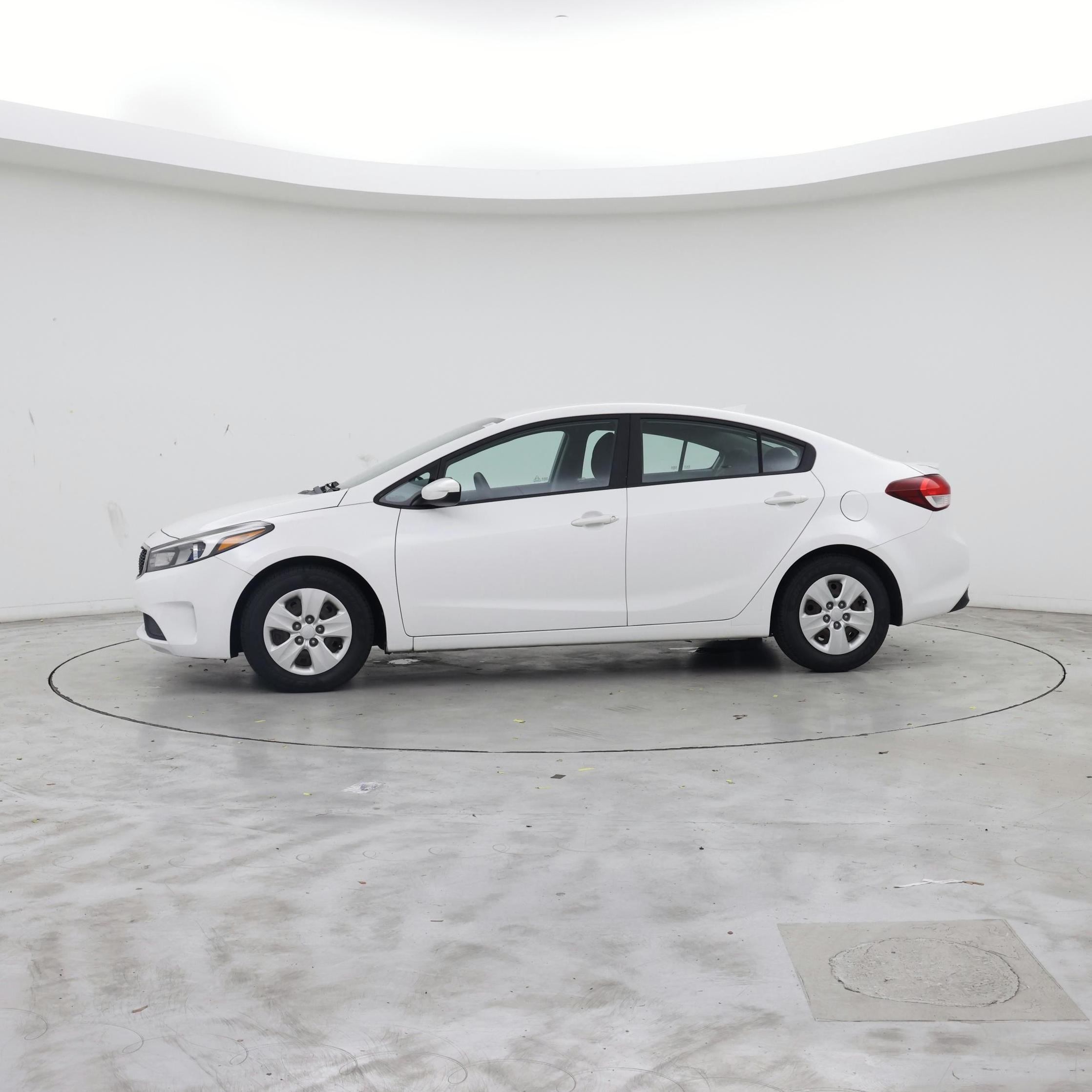Thumbnail: 2018 Kia Forte - 3