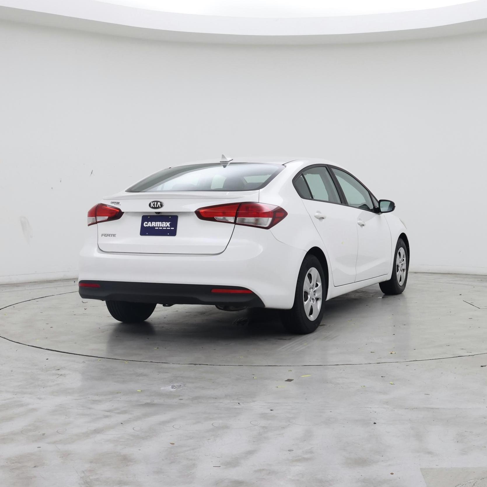 Thumbnail: 2018 Kia Forte - 8