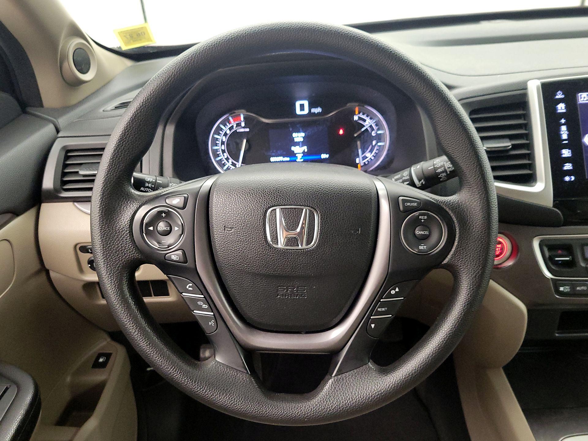 Thumbnail: 2018 Honda Pilot - 10