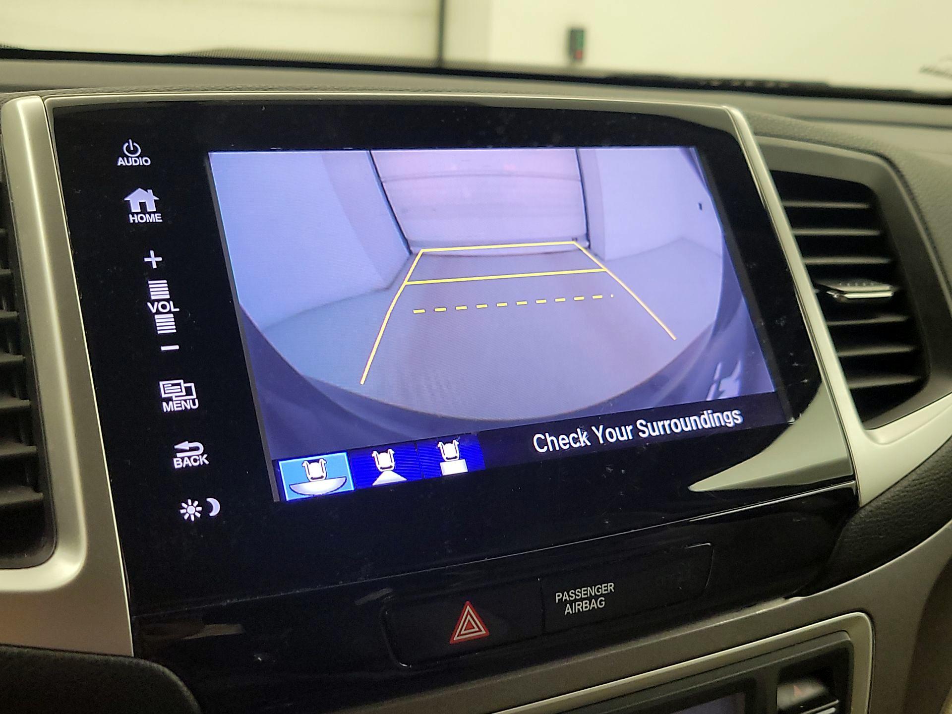 Thumbnail: 2018 Honda Pilot - 14