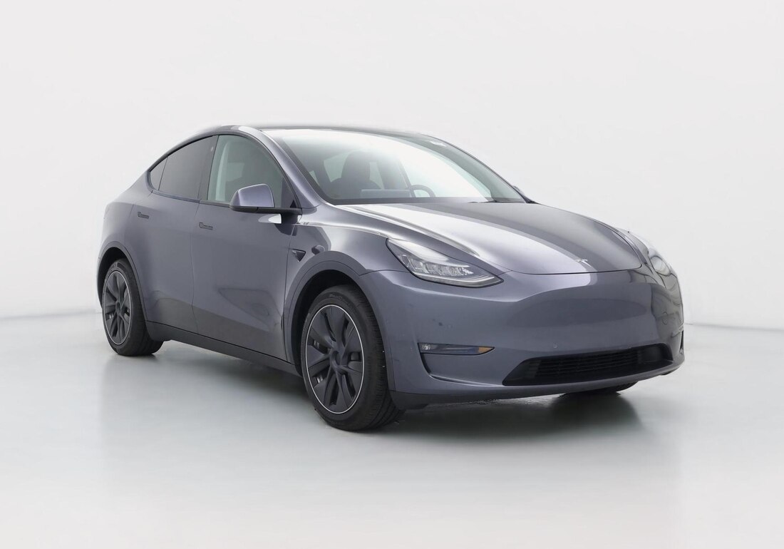 2021 Tesla Model Y Standard Range in Gray — CarMax photo