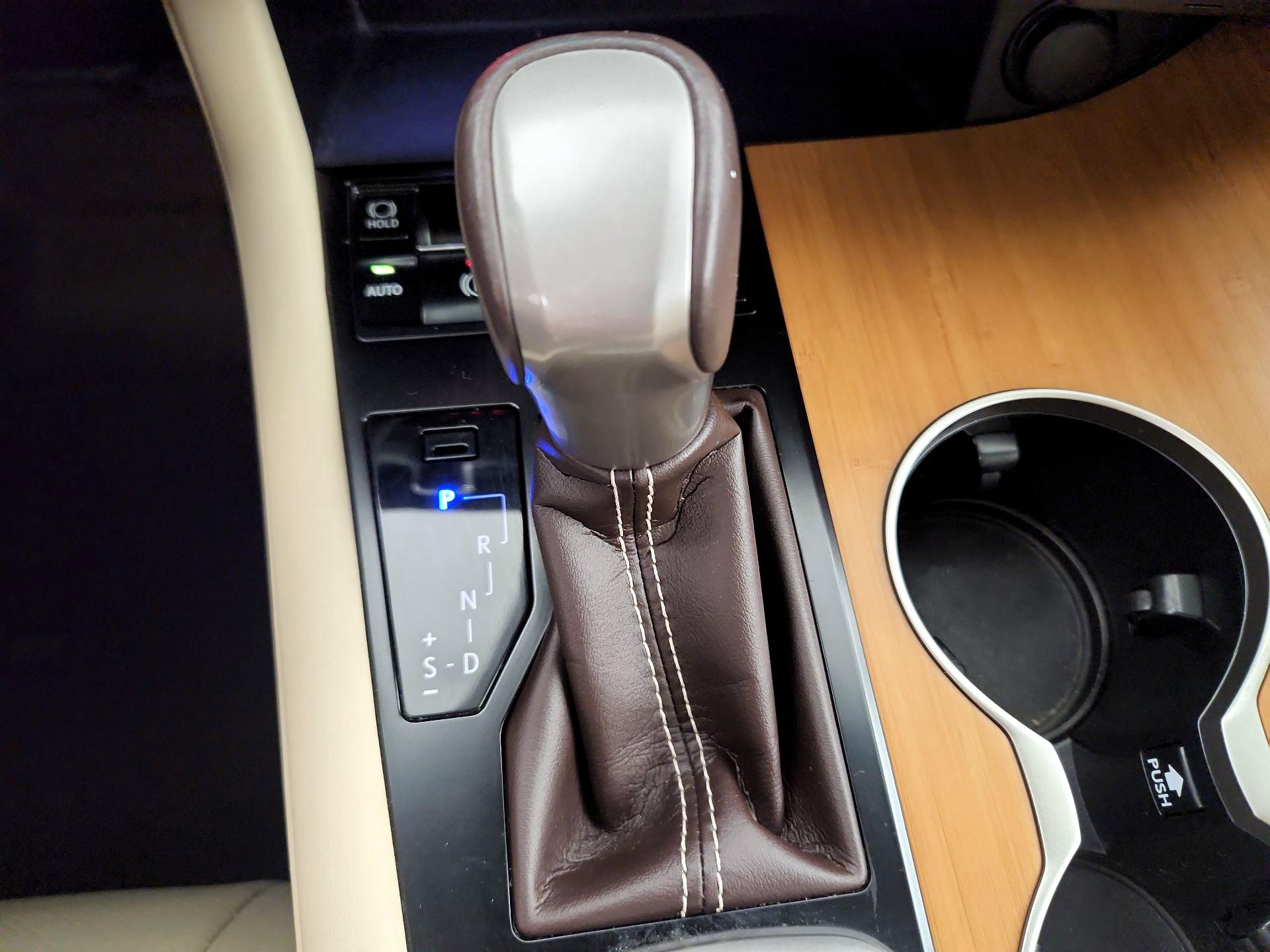 Thumbnail: 2019 Lexus RX - 18