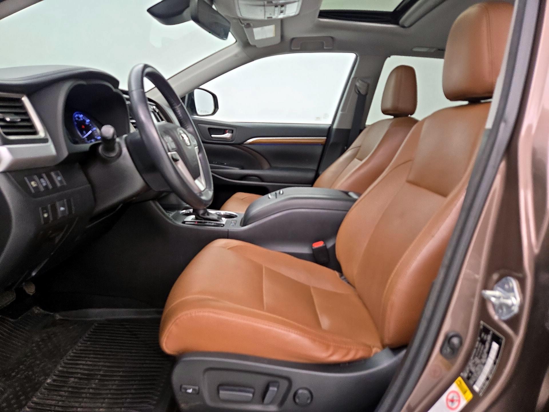 Thumbnail: 2017 Toyota Highlander - 11