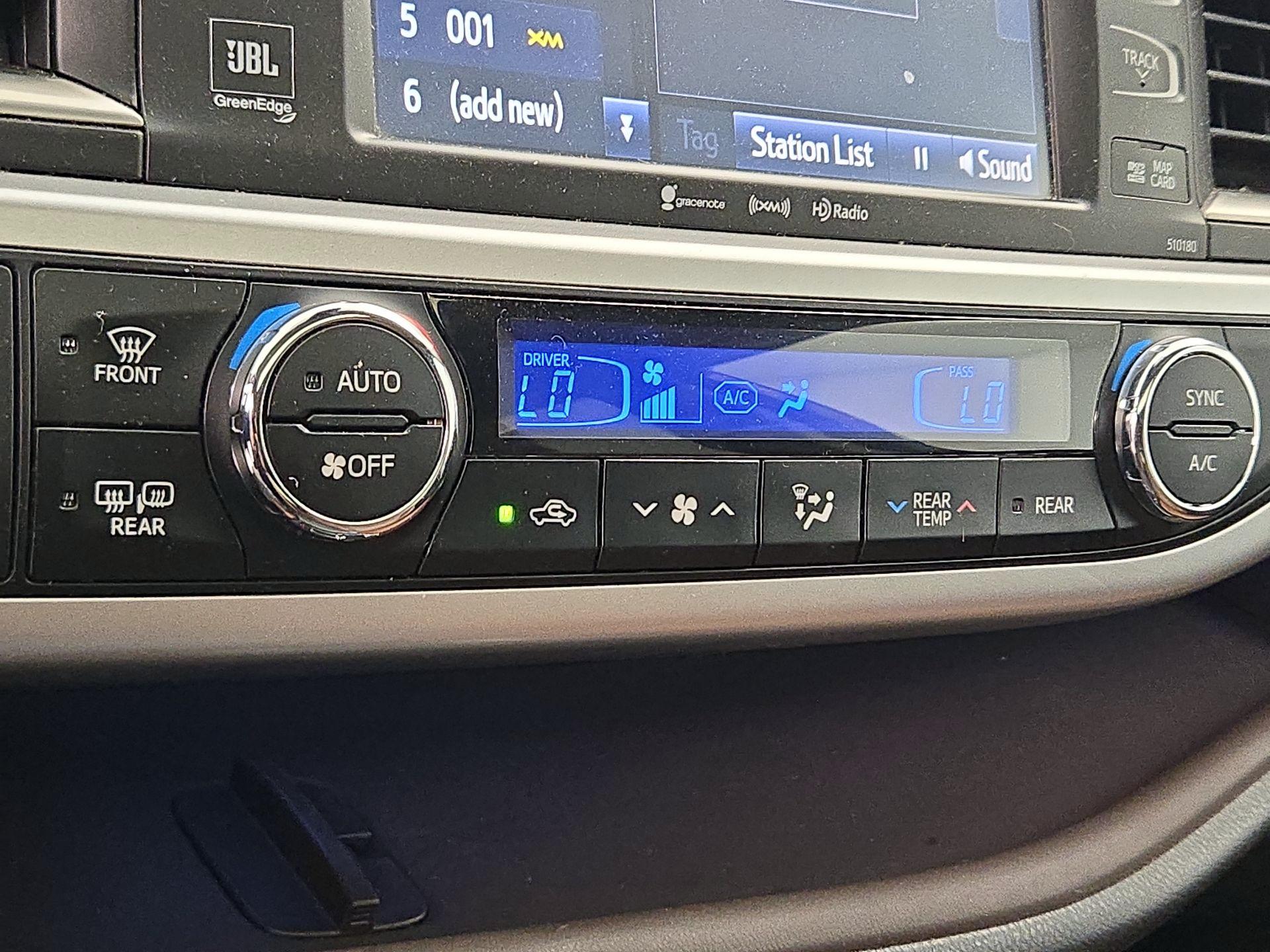 Thumbnail: 2017 Toyota Highlander - 17