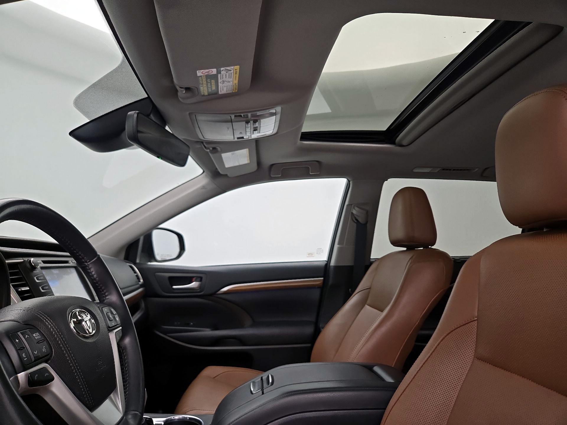 Thumbnail: 2017 Toyota Highlander - 20