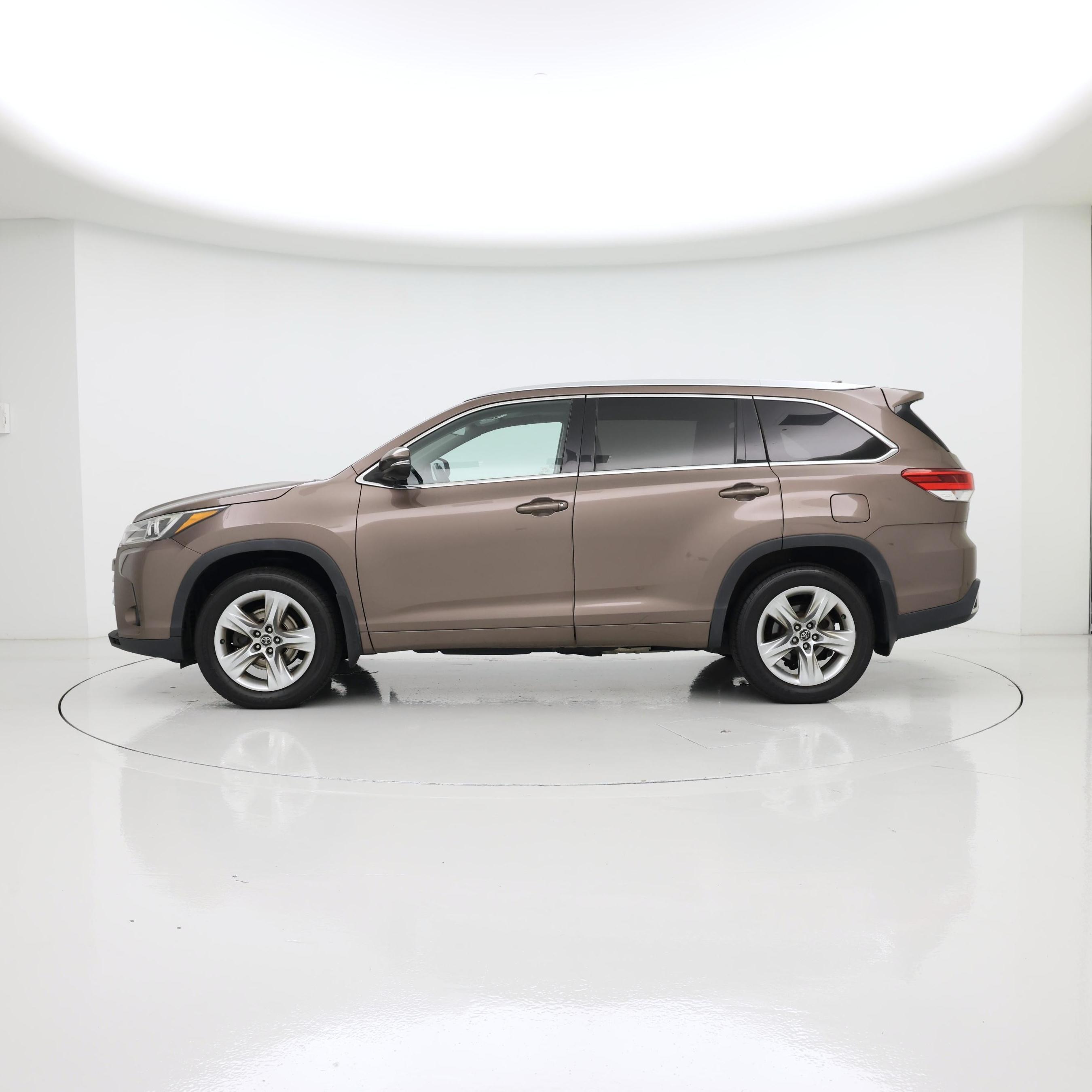 Thumbnail: 2017 Toyota Highlander - 3