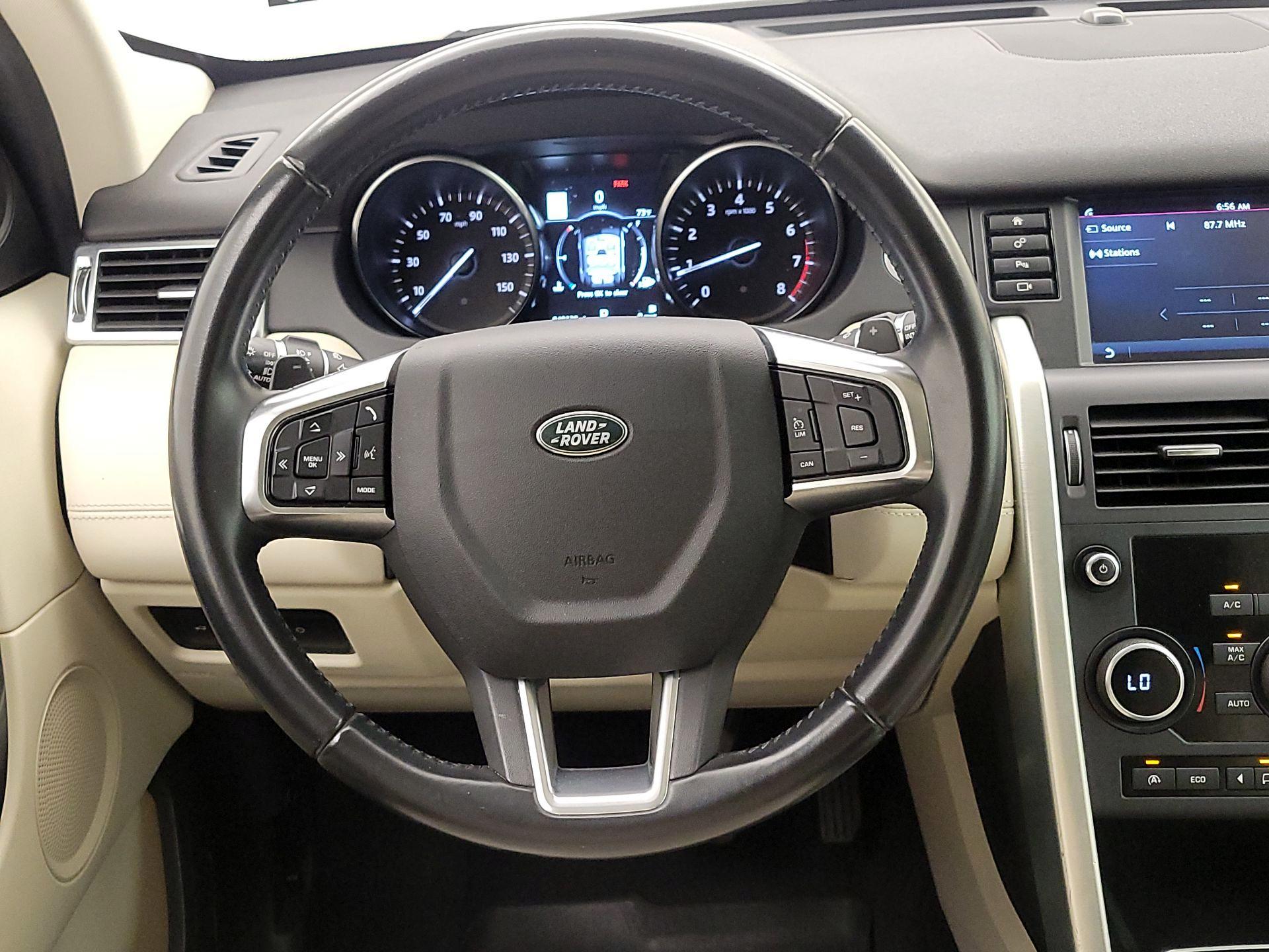 Thumbnail: 2017 Land Rover Discovery Sport - 10